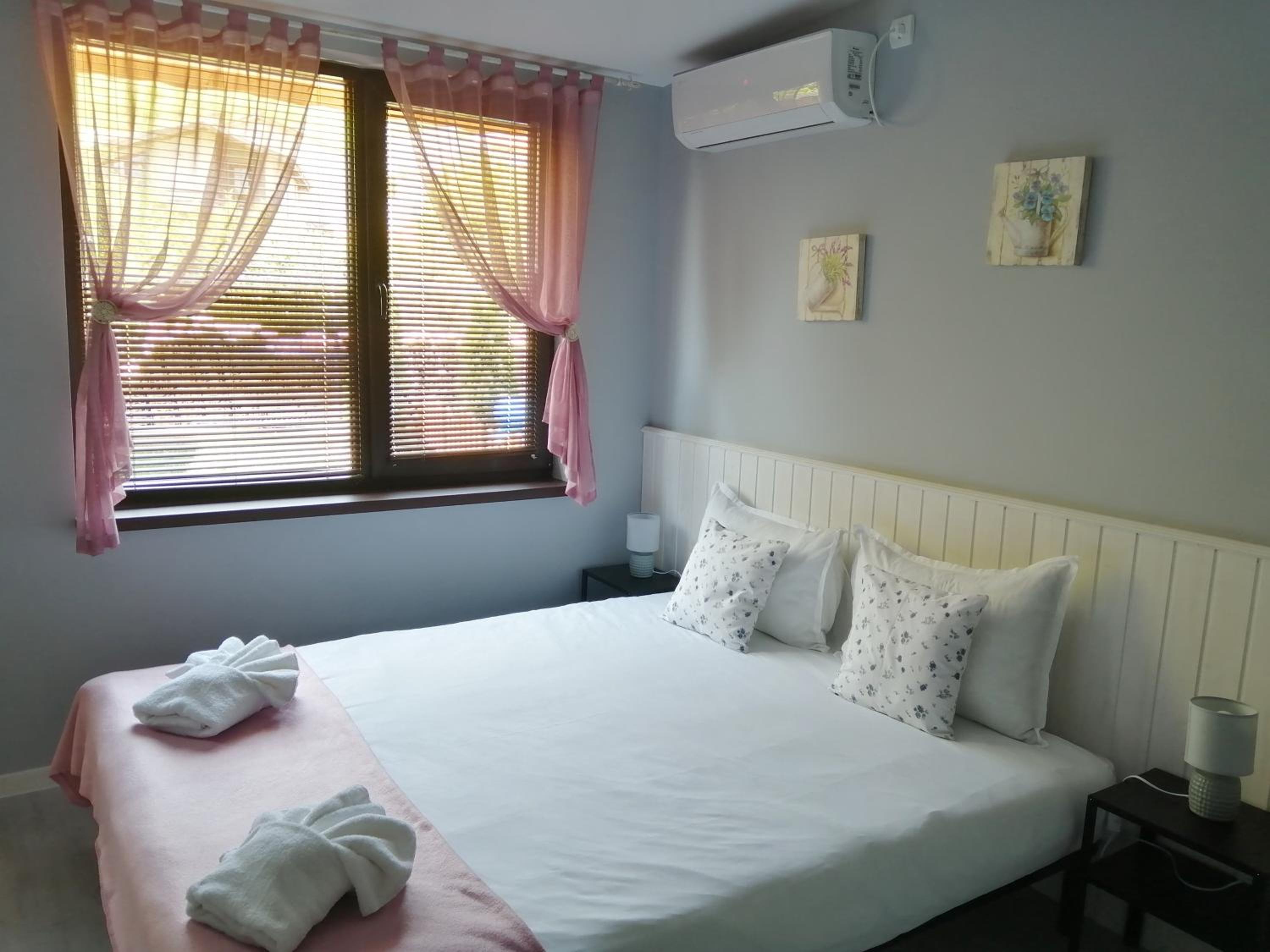 Double Room with Patio - Photo 1