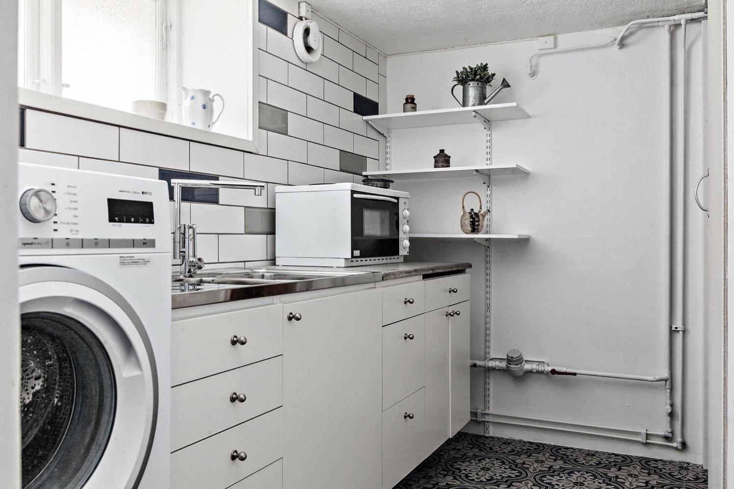 Two-Bedroom Apartment - Photo 2
