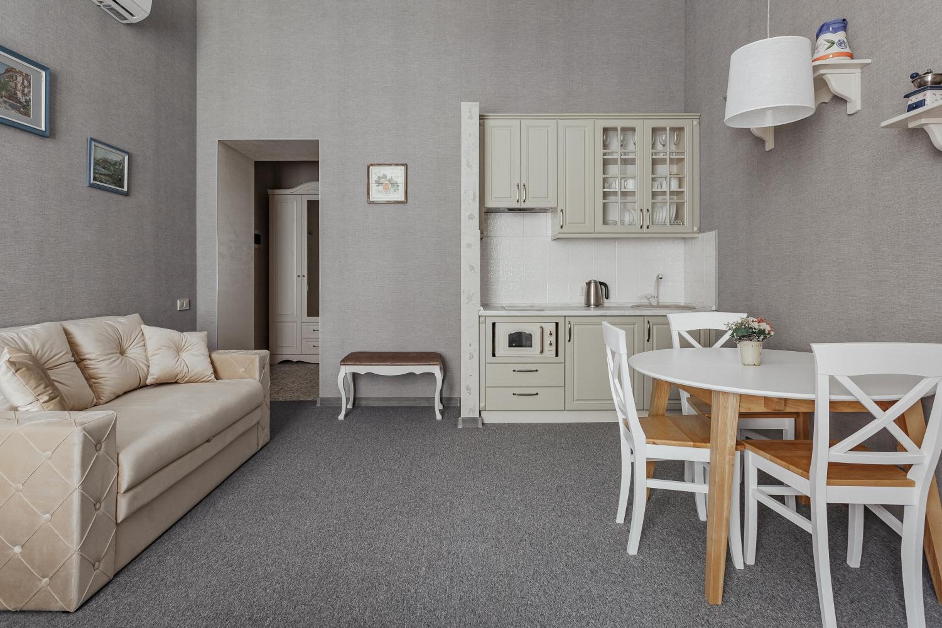 Studio Apartment photo 3