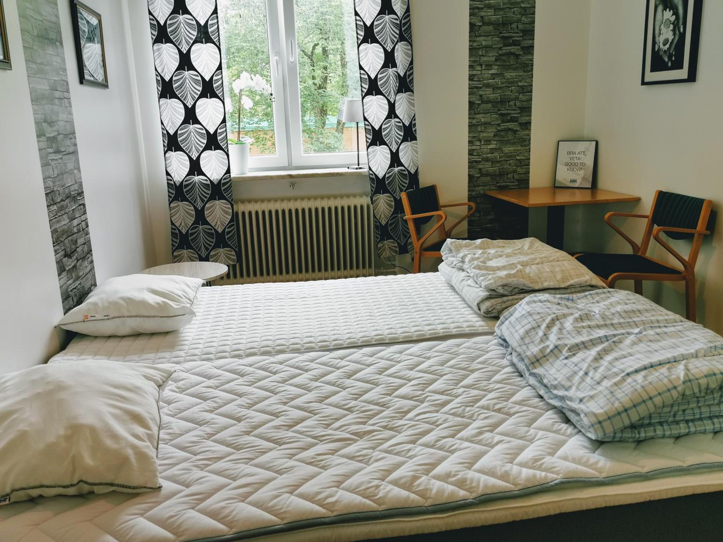 Double or Twin Room with Shared Bathroom photo 1
