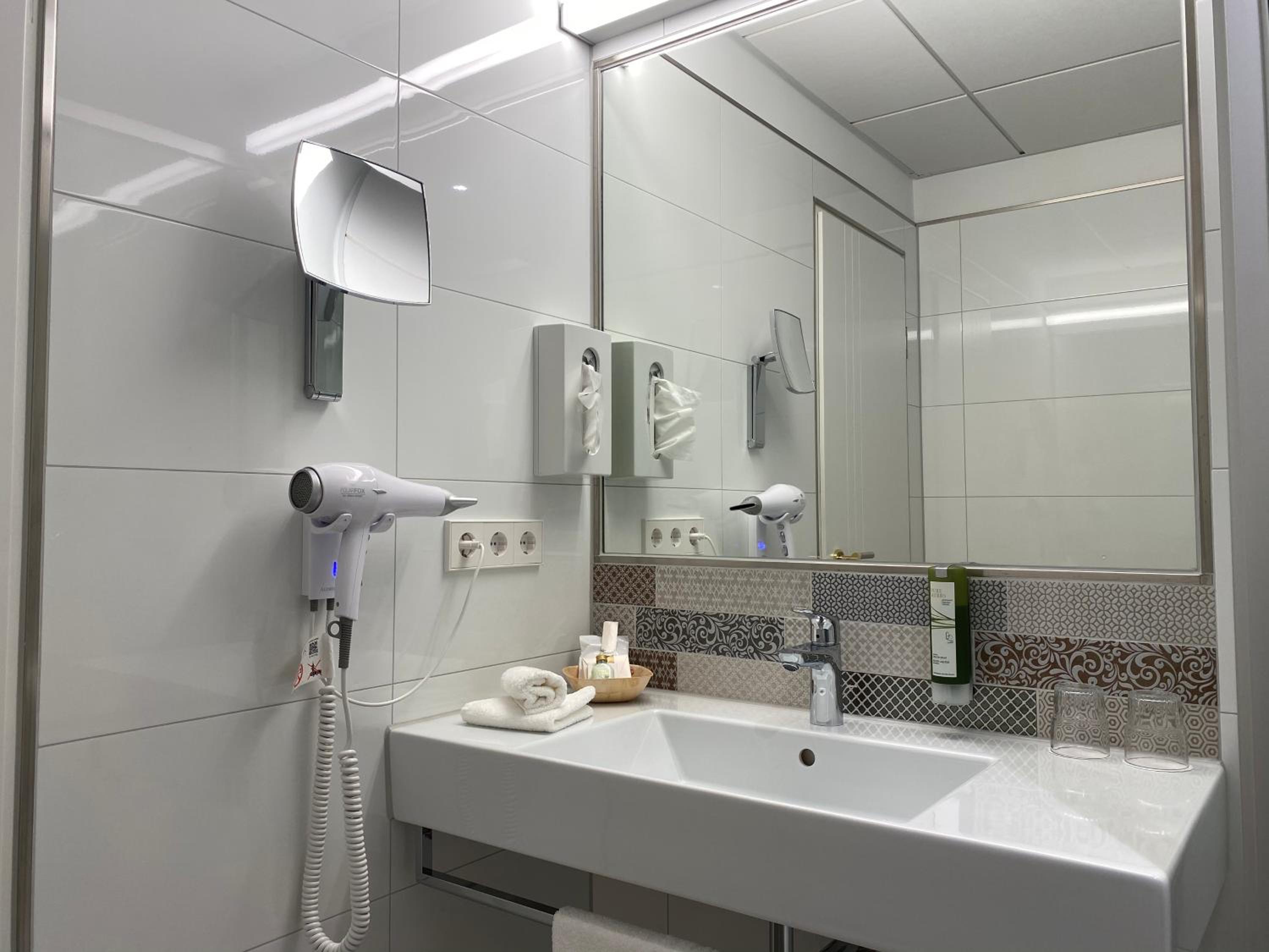 Double Room - Photo 11