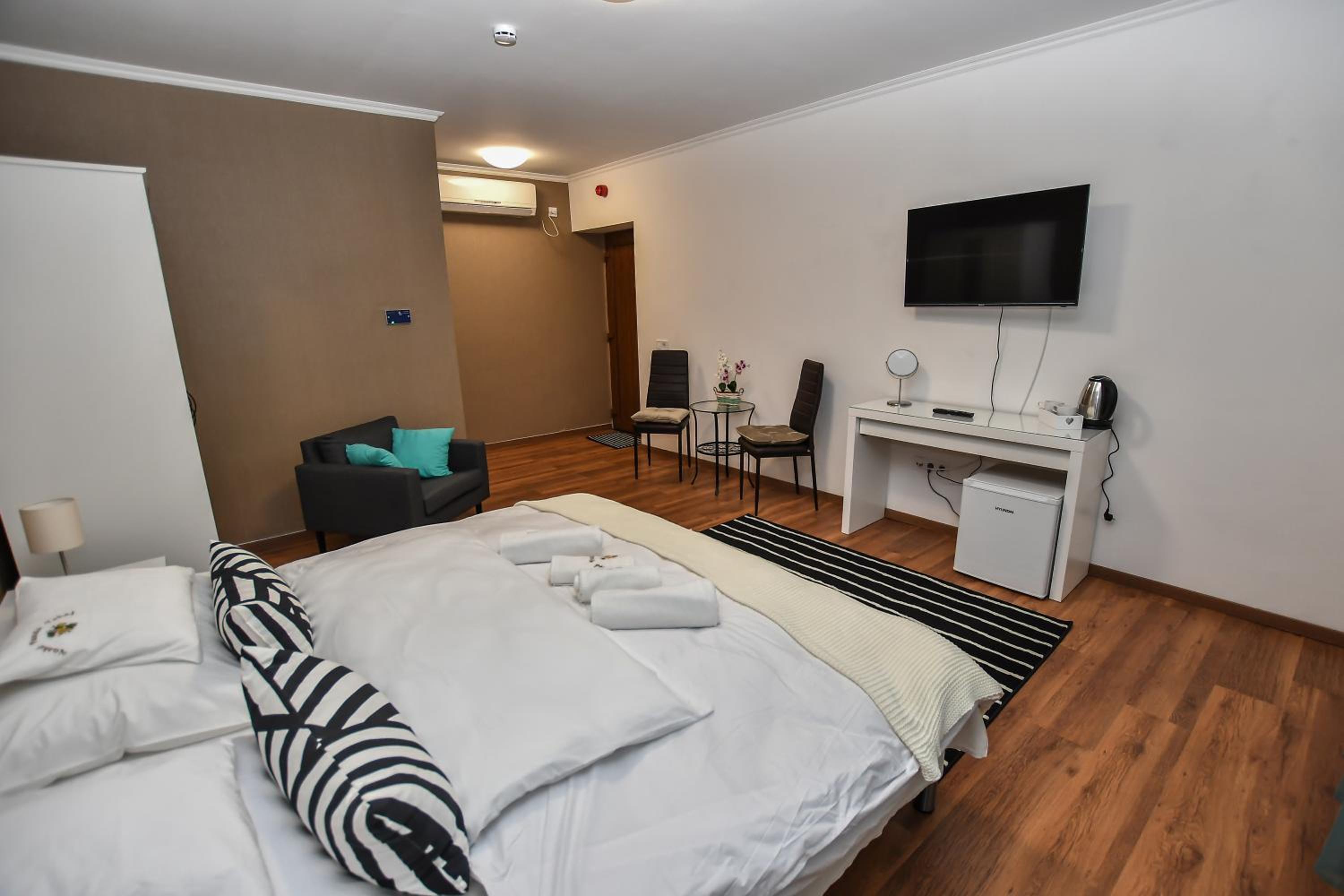 Double or Twin Room - Disability Access photo 1