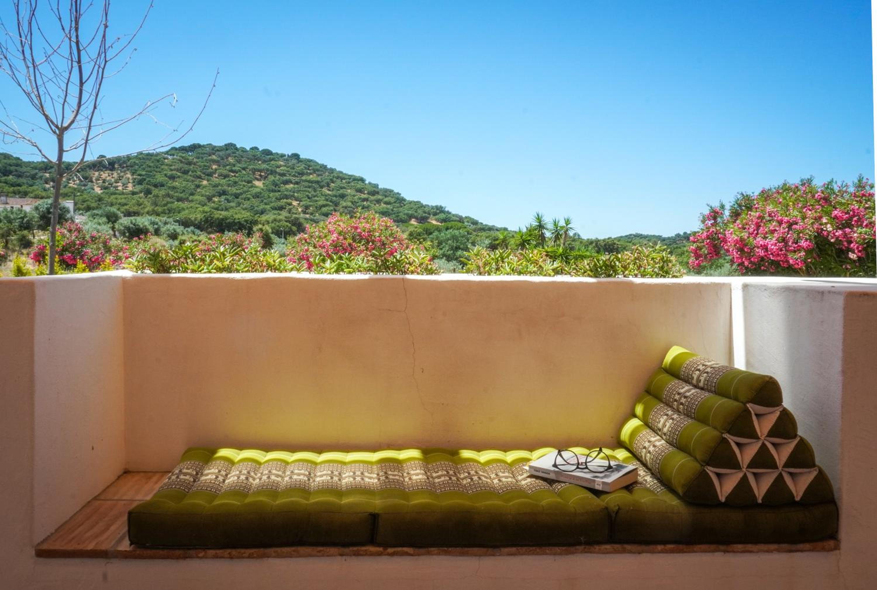 Quadruple Room with Mountain View - Photo 9
