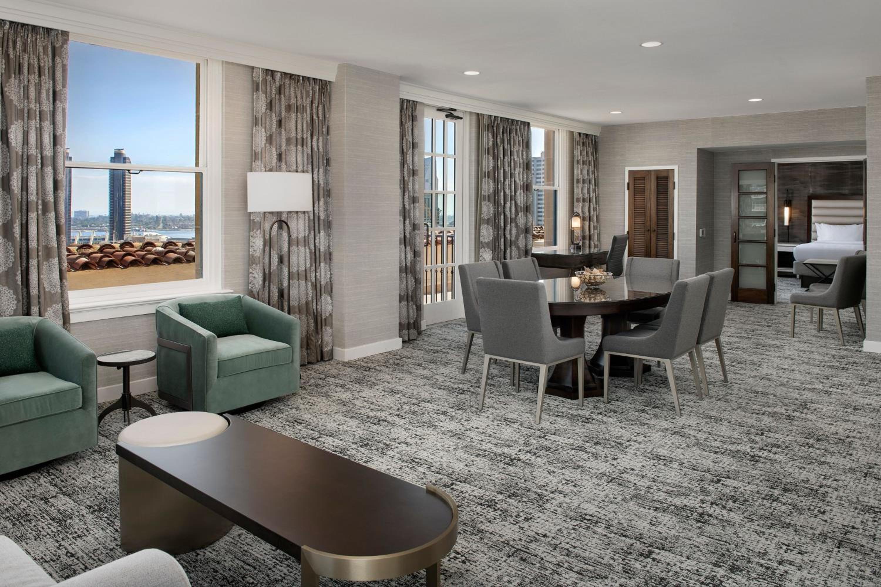 One-Bedroom Presidential King Suite with Partial Bay View, High Floor and Sofa Bed