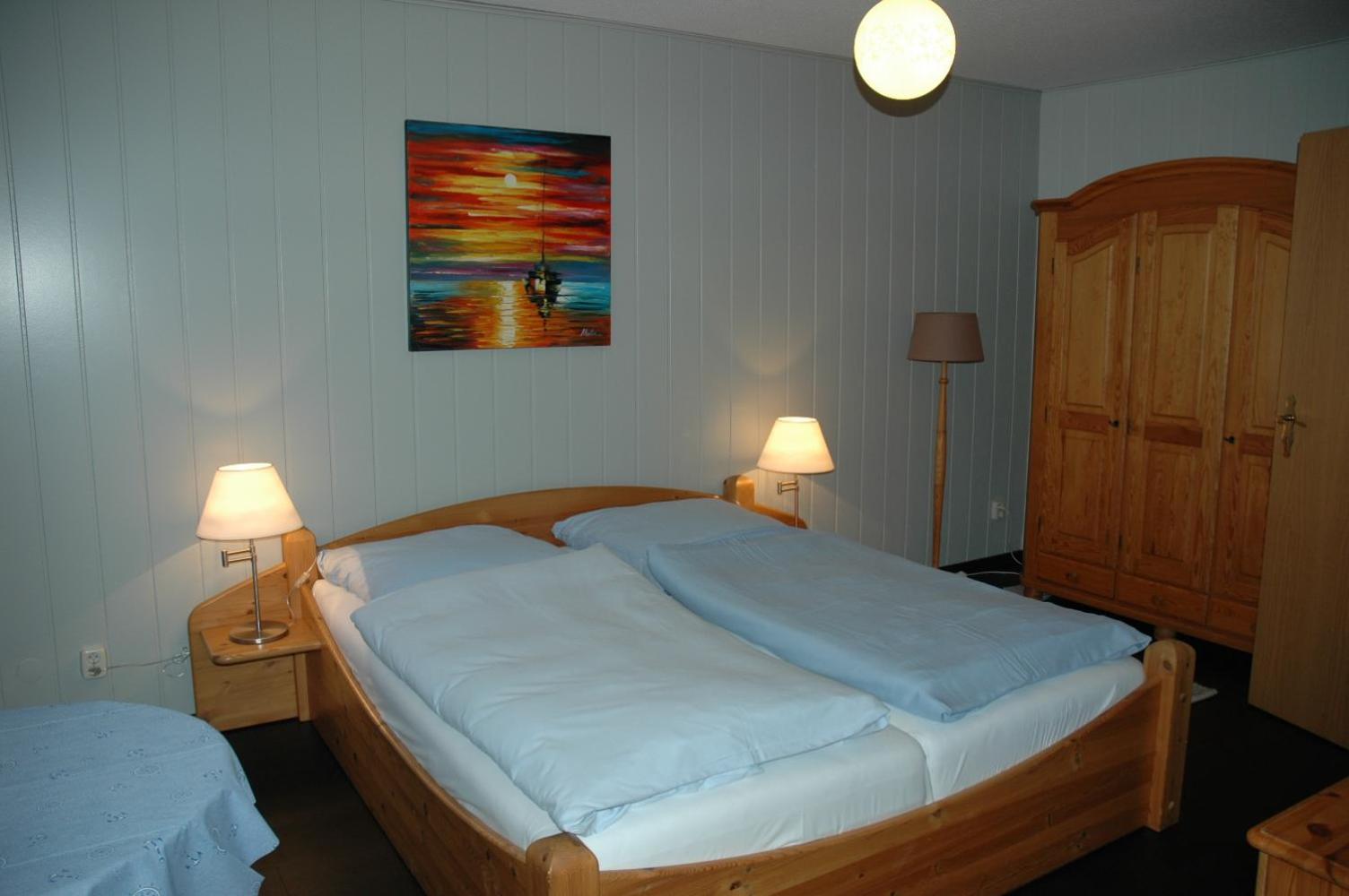Standard Twin Room - Photo 4