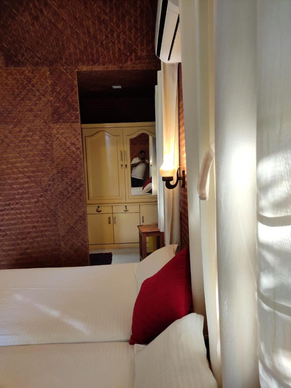 Deluxe Double or Twin Room with Balcony
