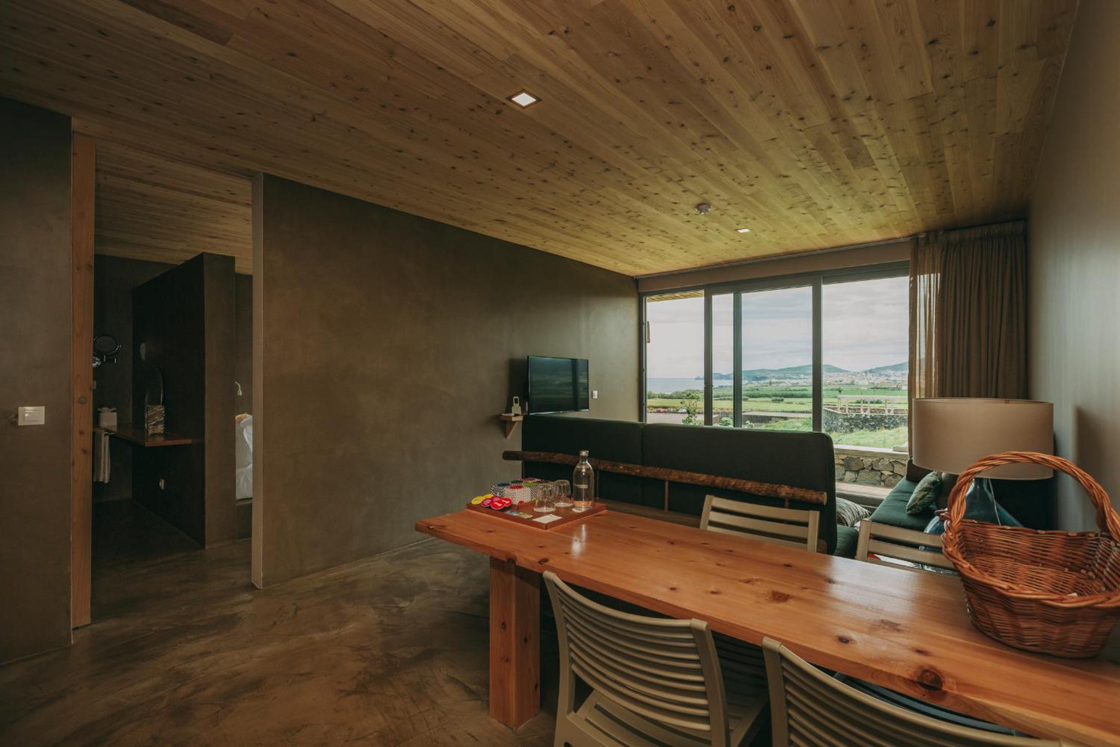 Superior Two-Bedroom Villa with Side Sea View and Private Hot Tub photo 3