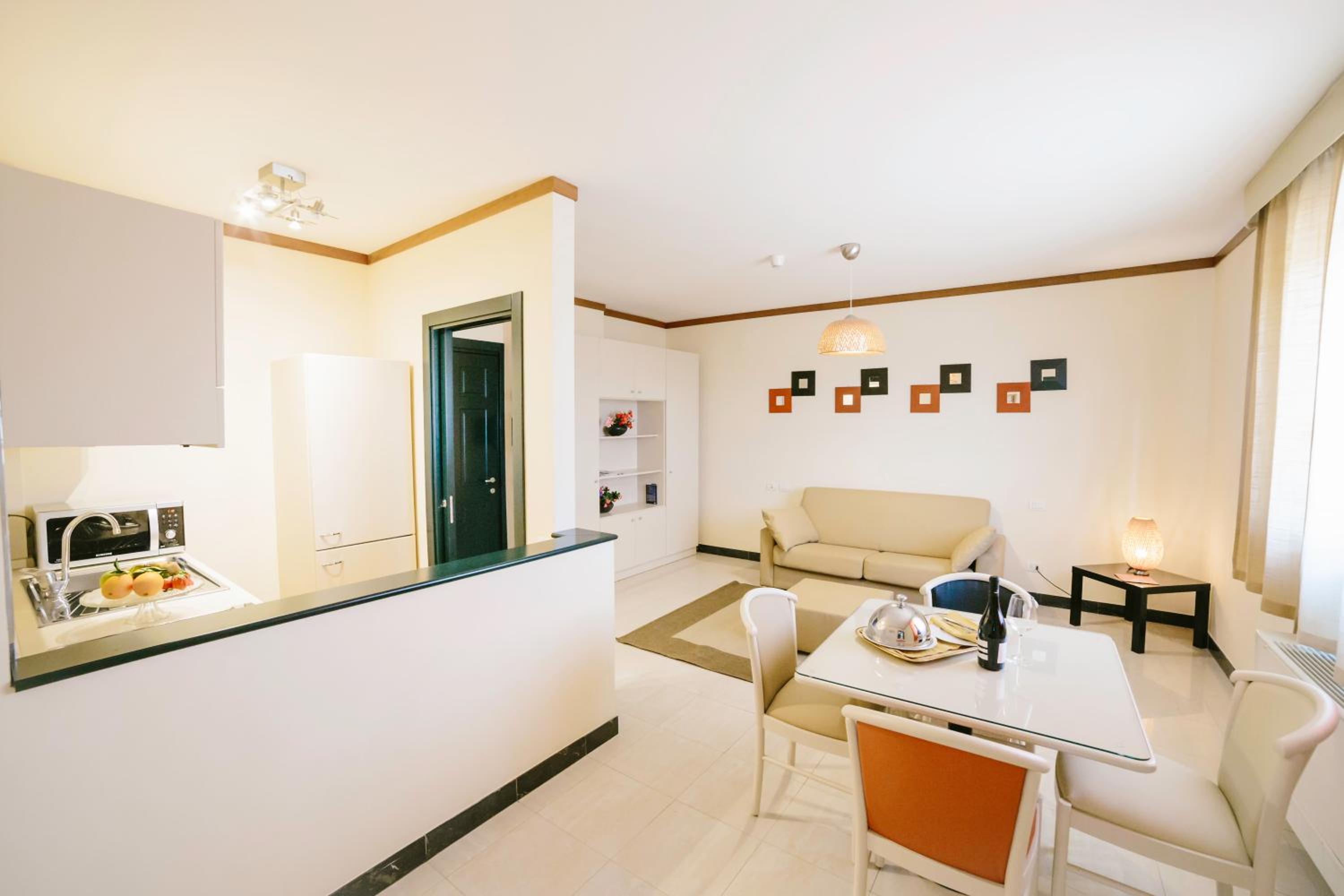 Apartment photo 2