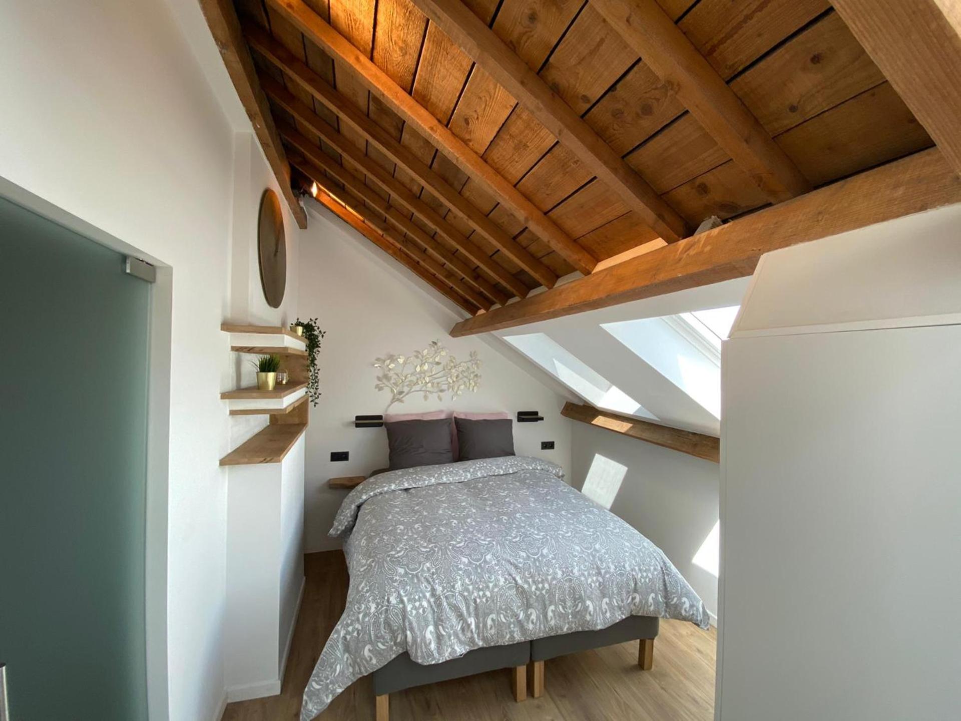 One-Bedroom Apartment - Photo 7