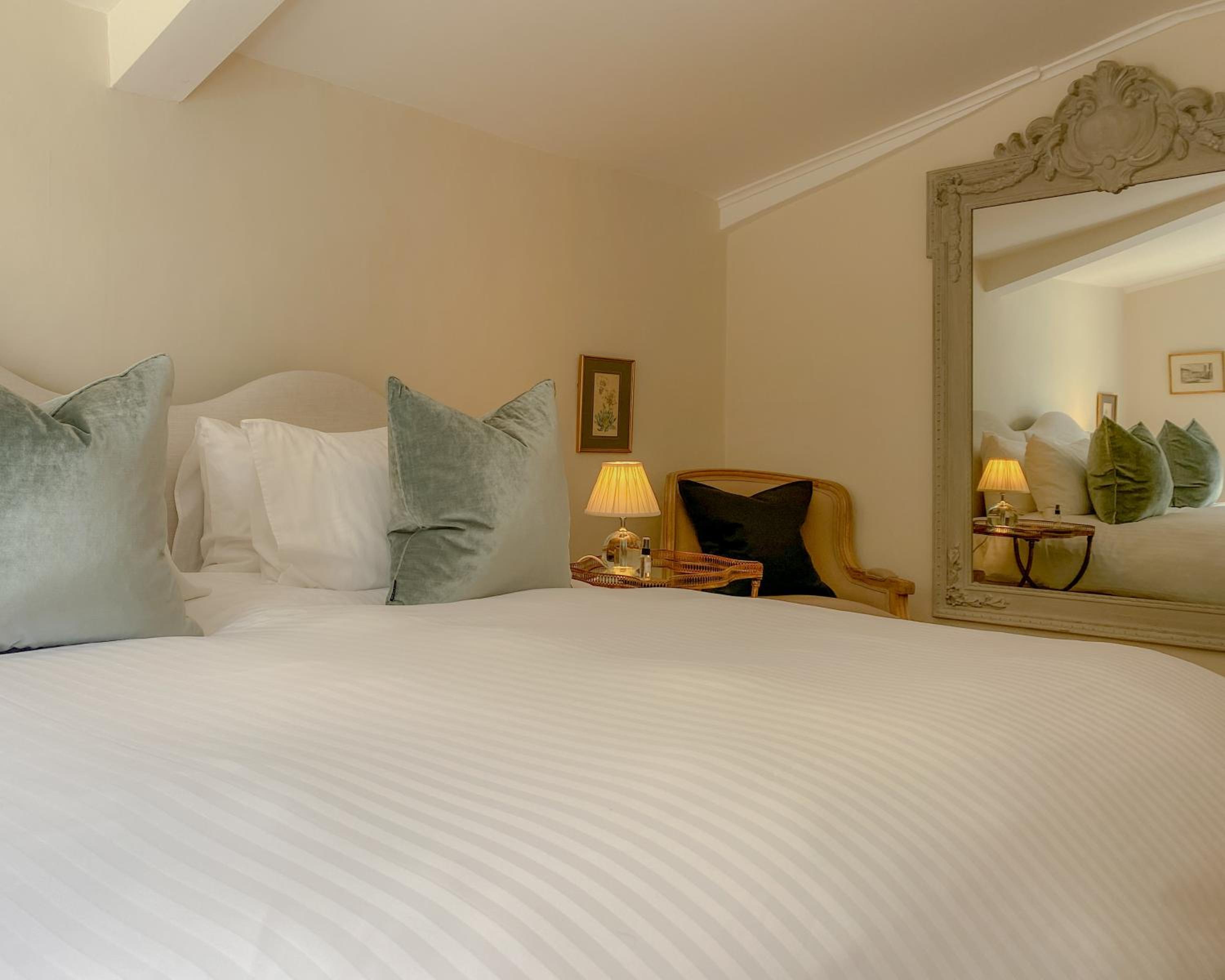 Super King or Twin Room with Bath - Dog Friendly photo 3
