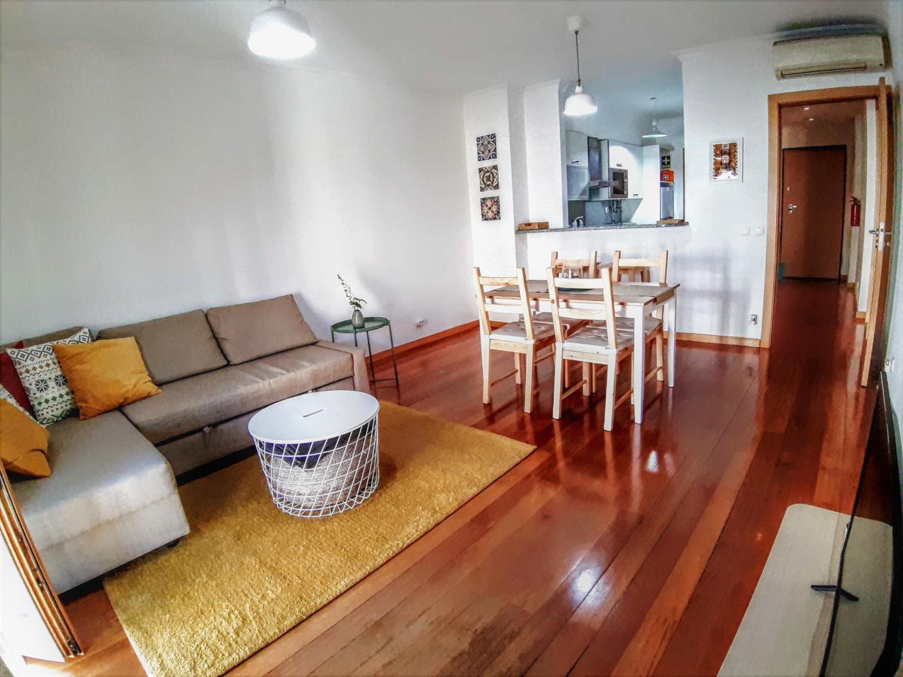 One-Bedroom Apartment - Photo 1