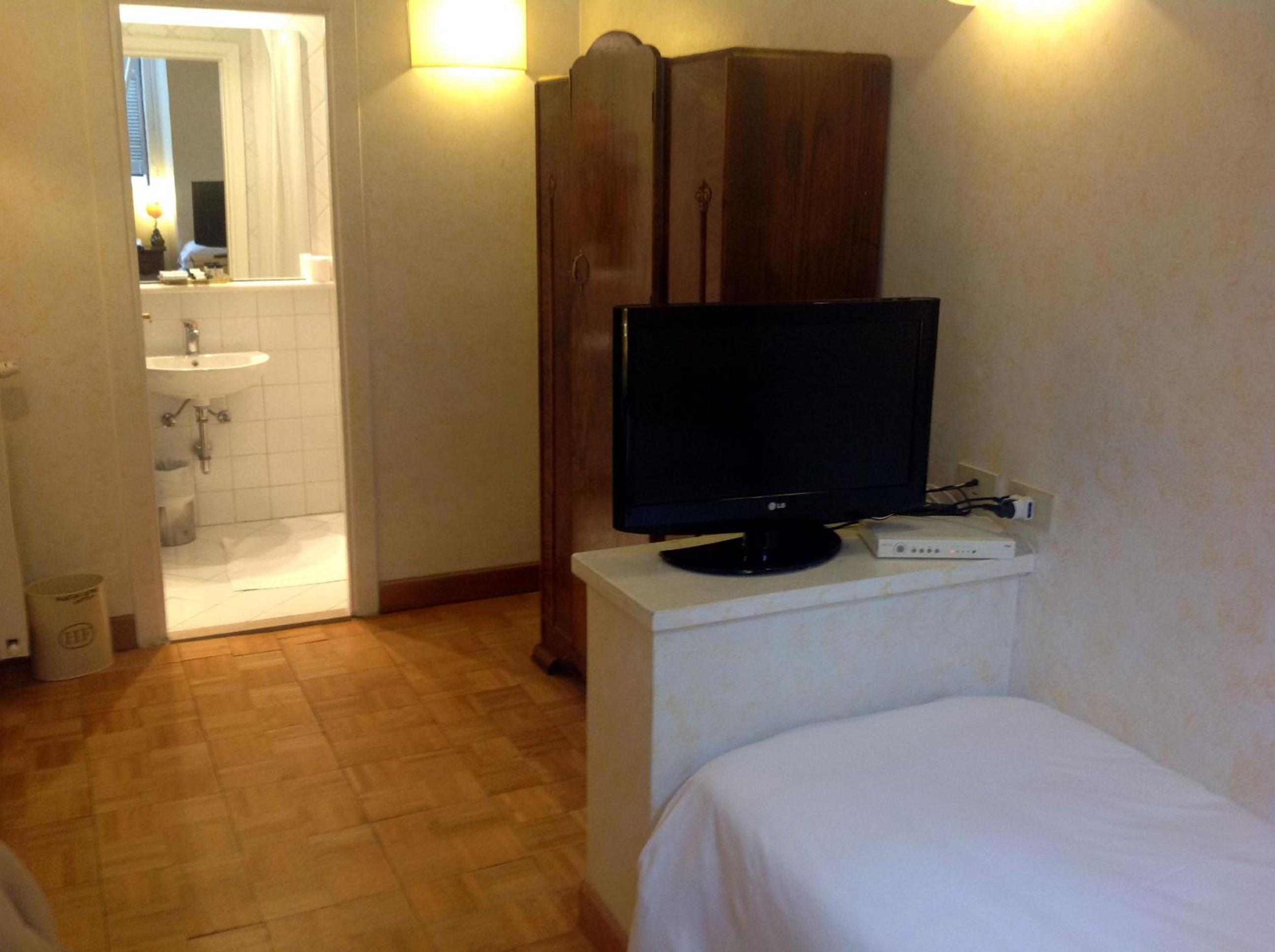 Single Room photo 1