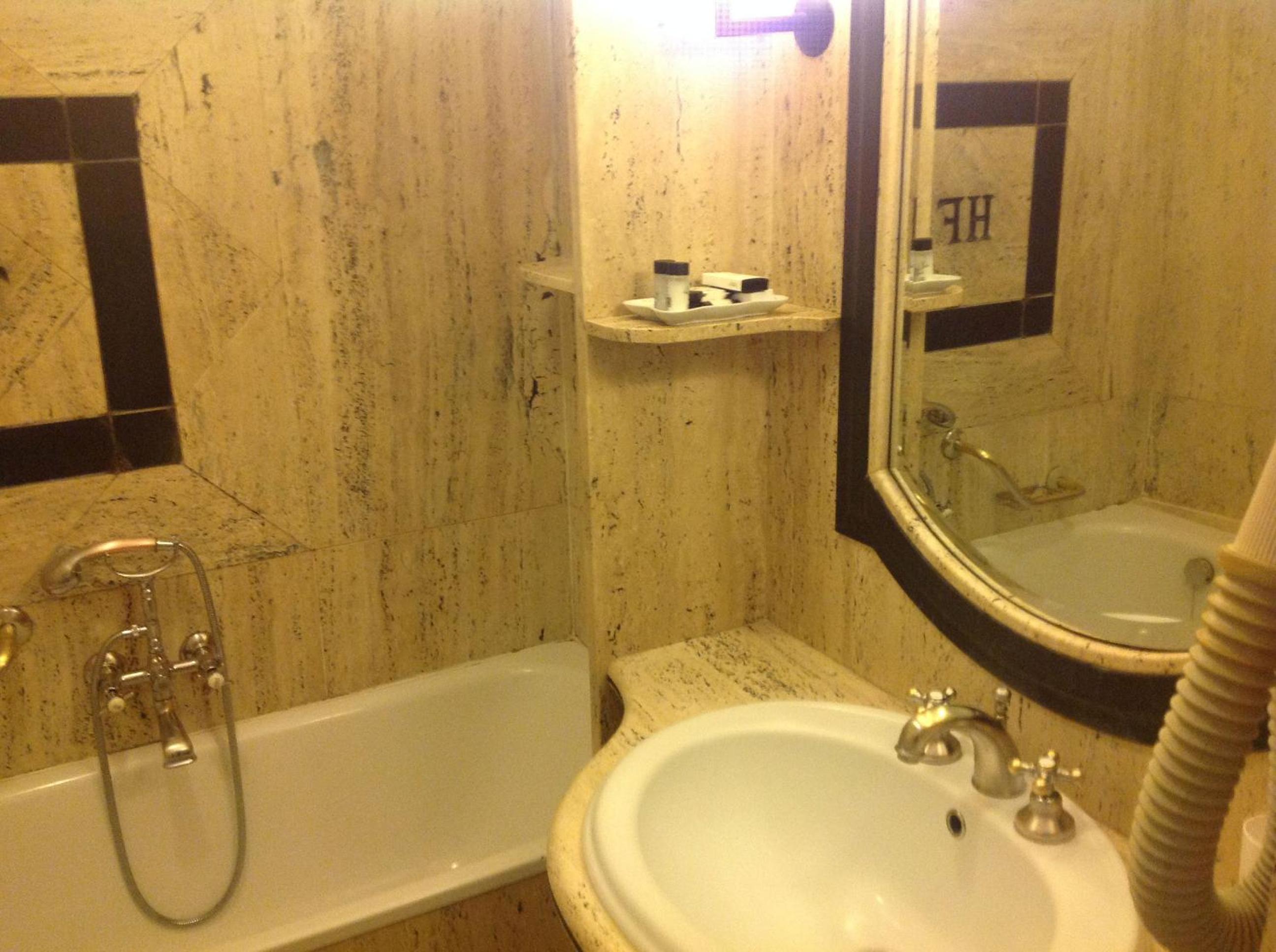 Twin Room with City View photo 3
