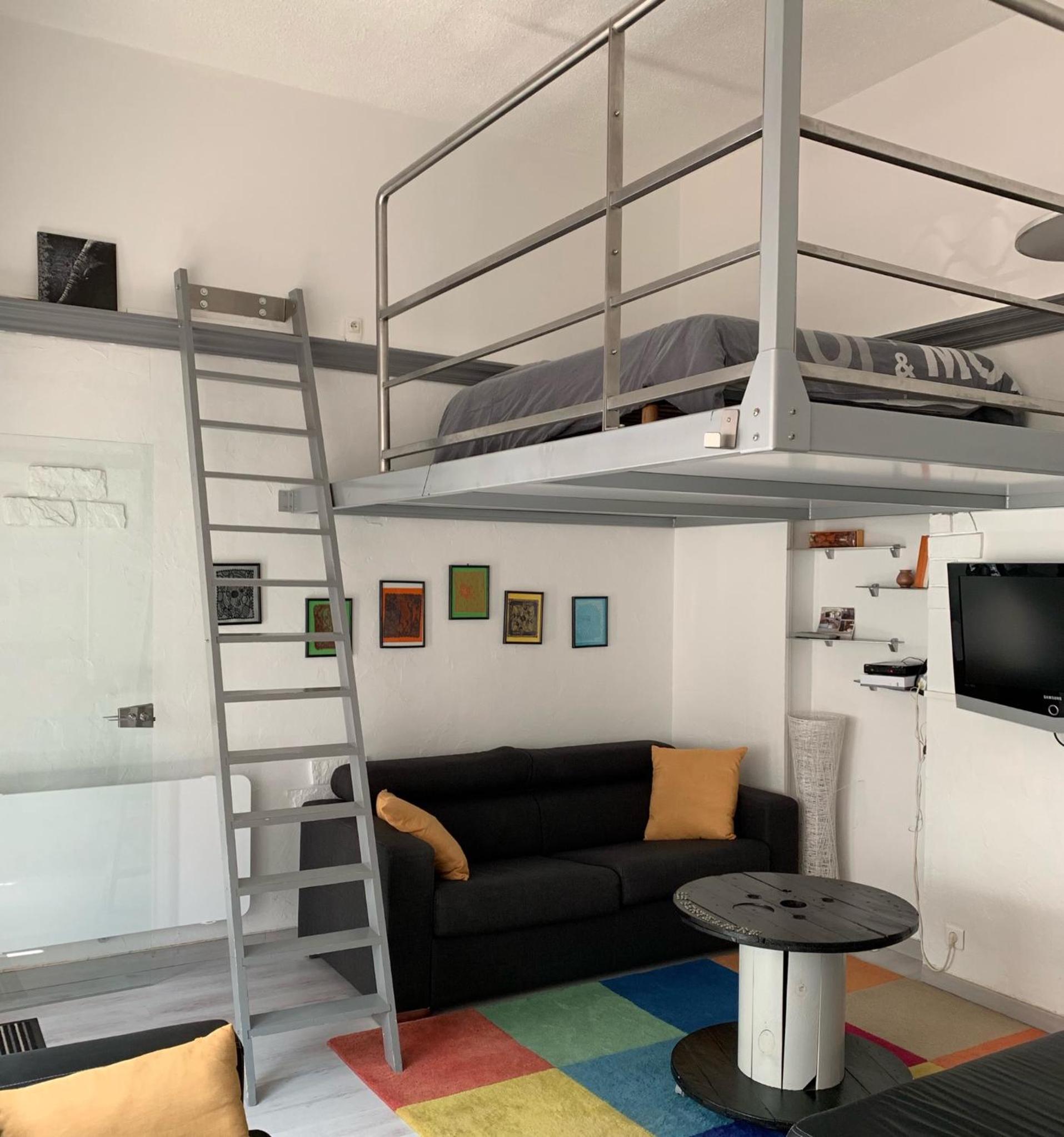 One-Bedroom Apartment (6 Adults) - Photo 22