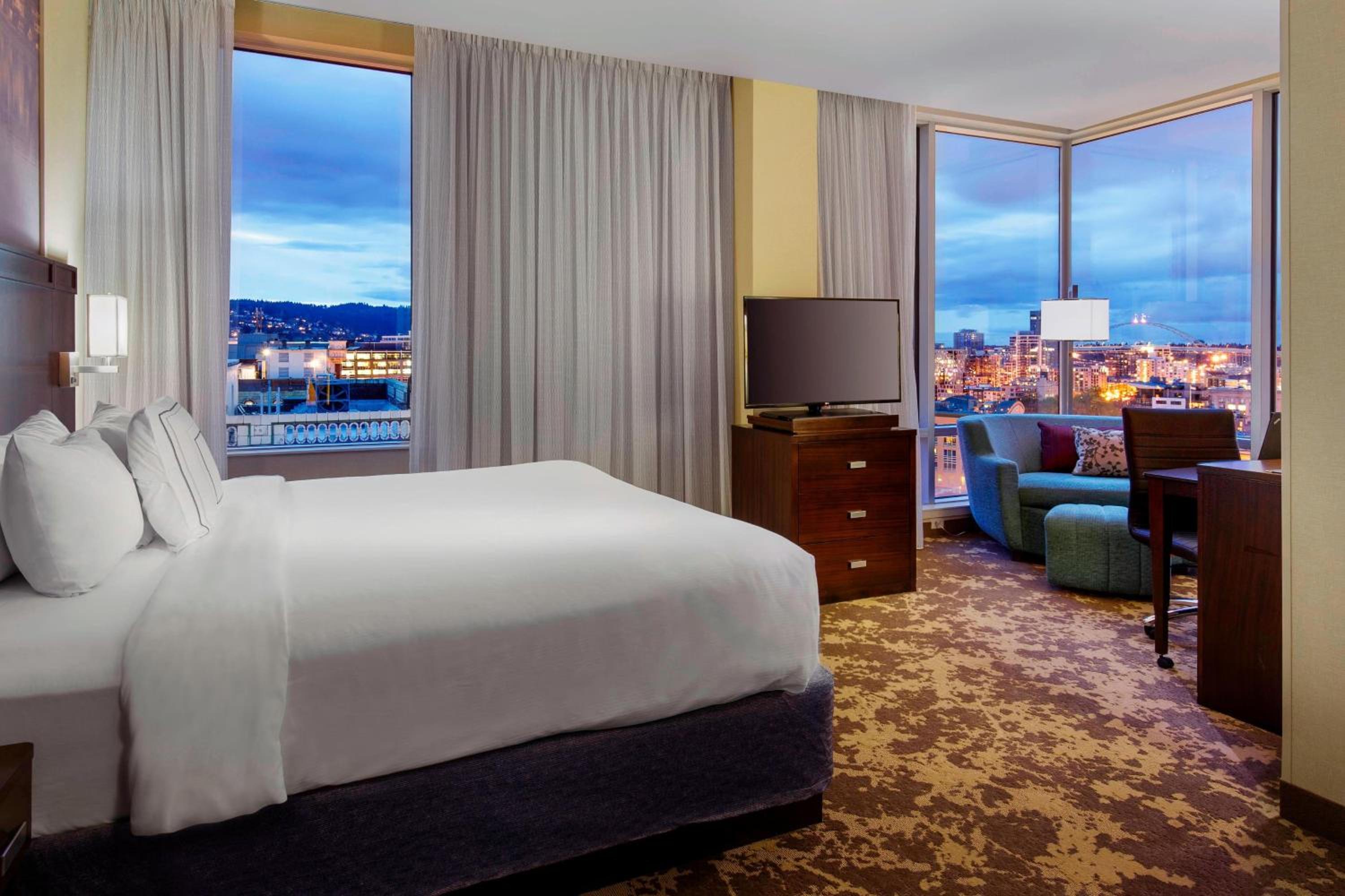 Larger High Floor King Room with River View and Sofa Bed