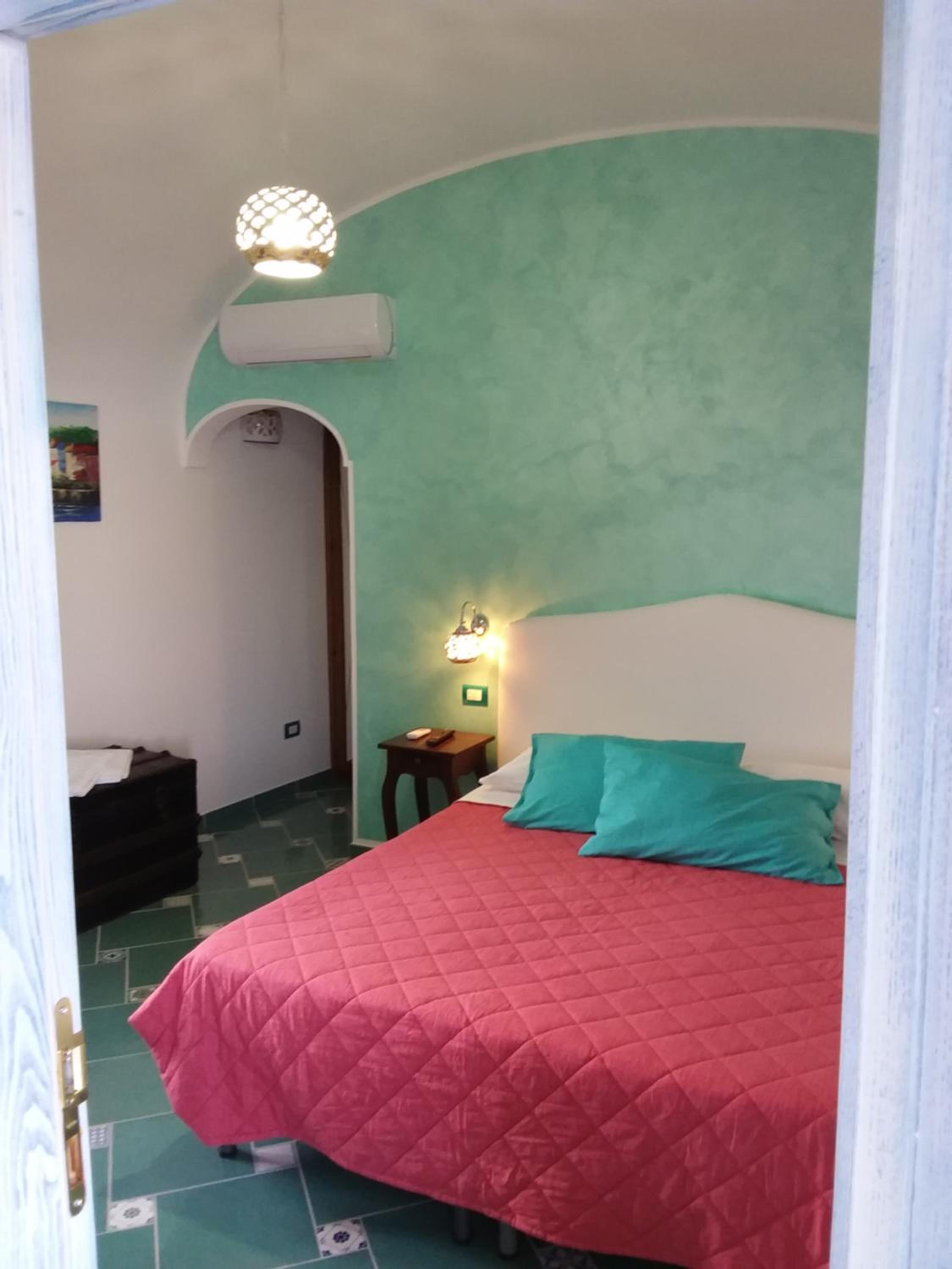 Double Room with Mountain View - Photo 6