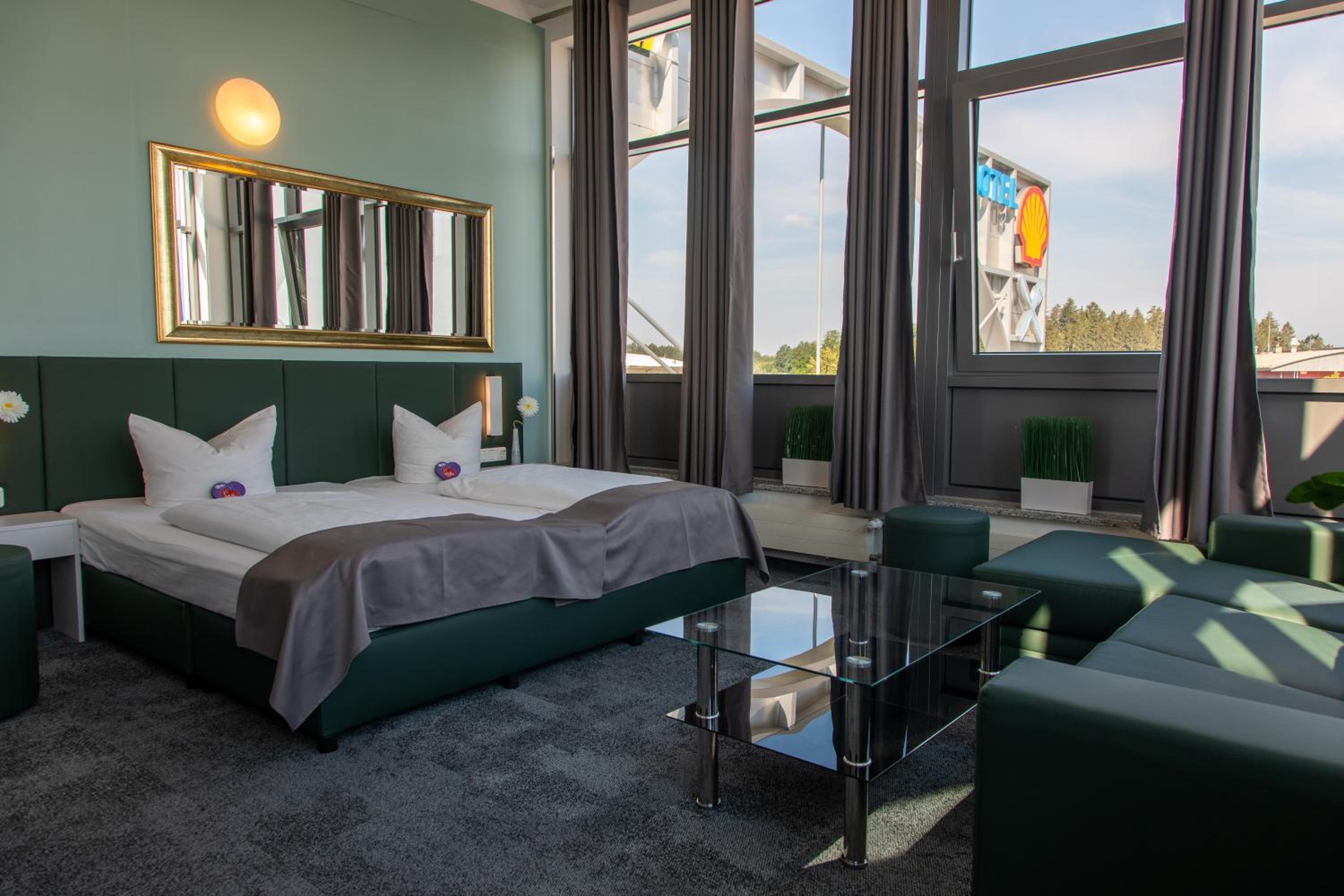 Double Room with Spa Bath - Photo 3