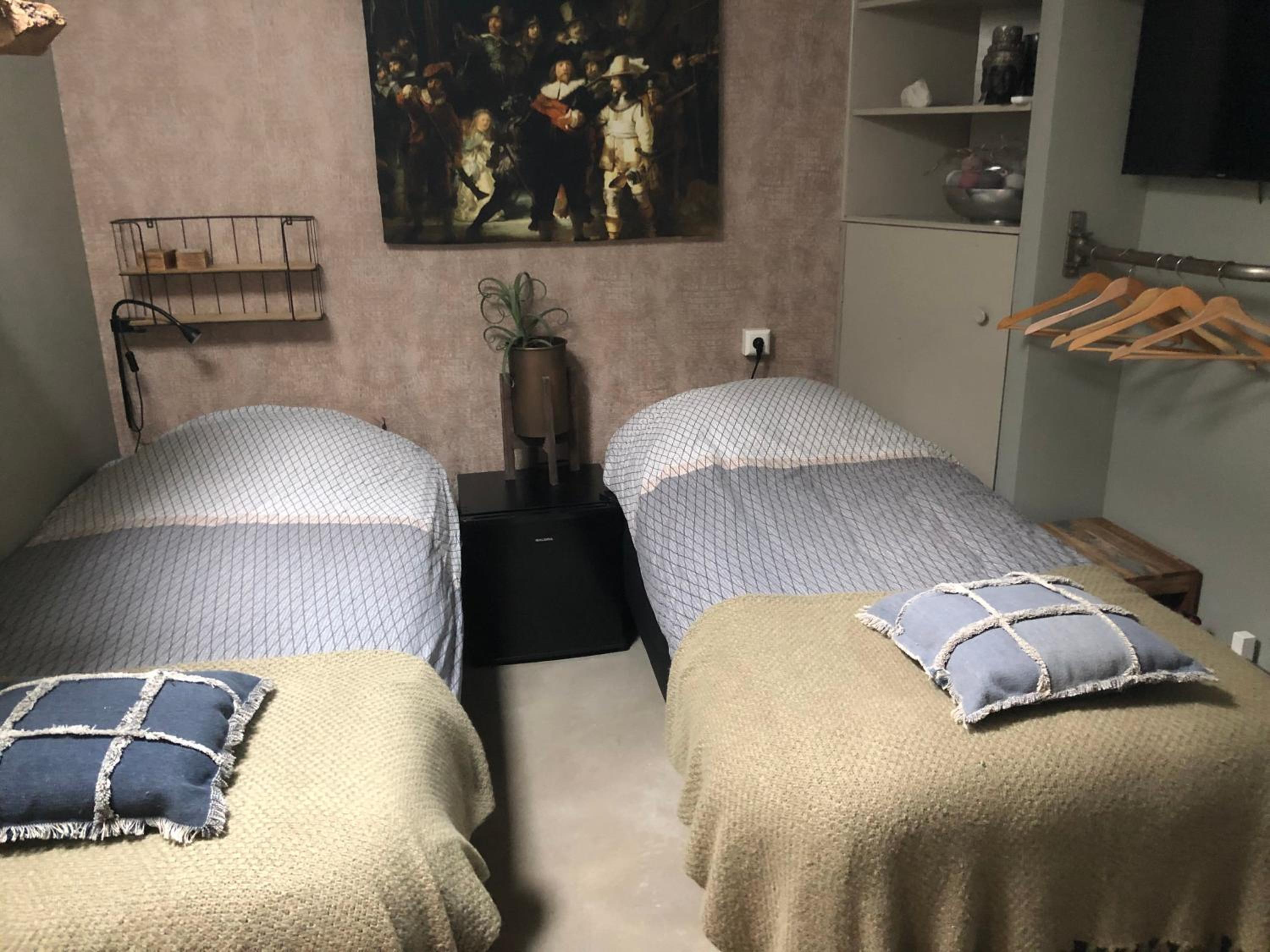 Standard Twin Room - Photo 1