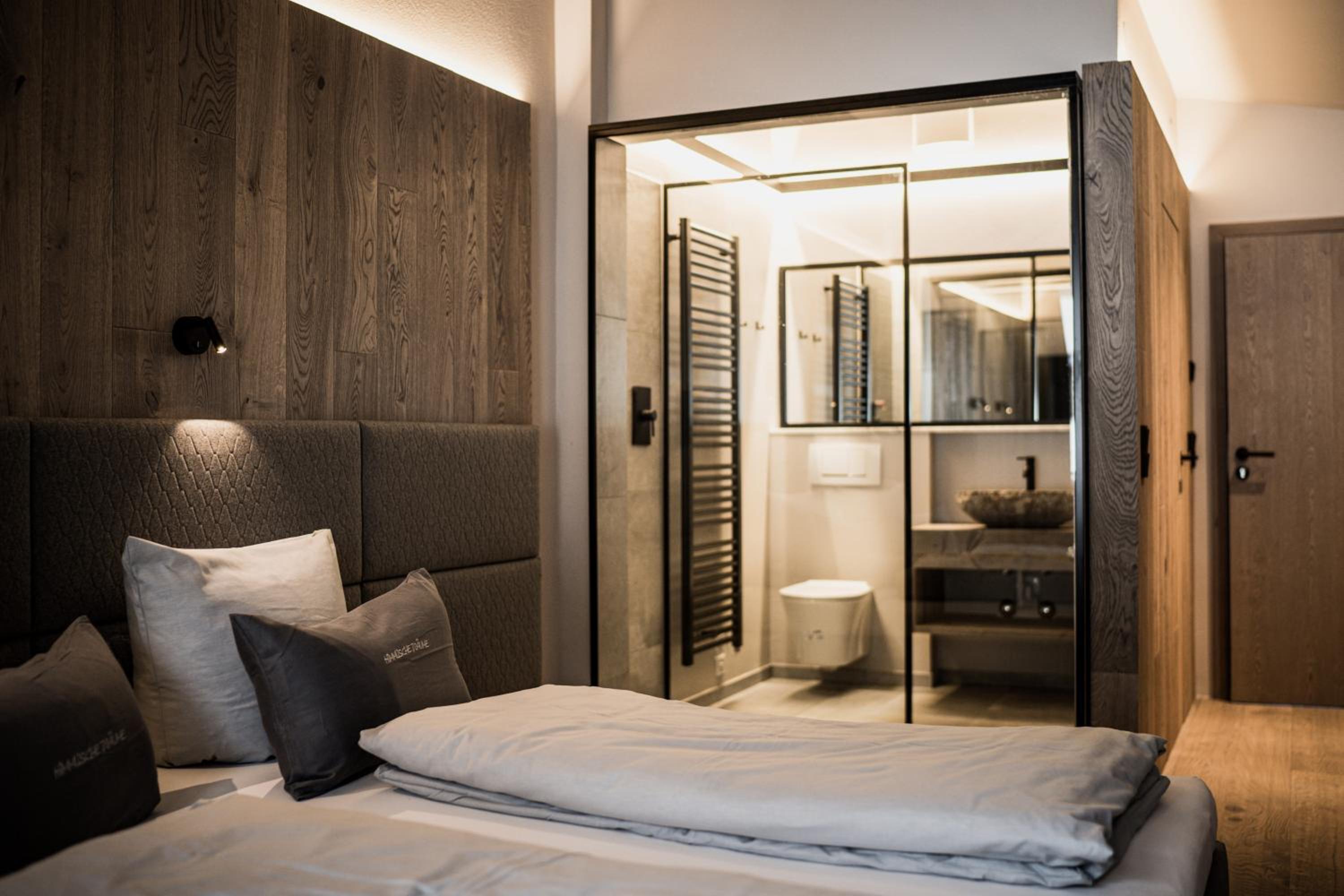 Double Room with Balcony - Photo 7