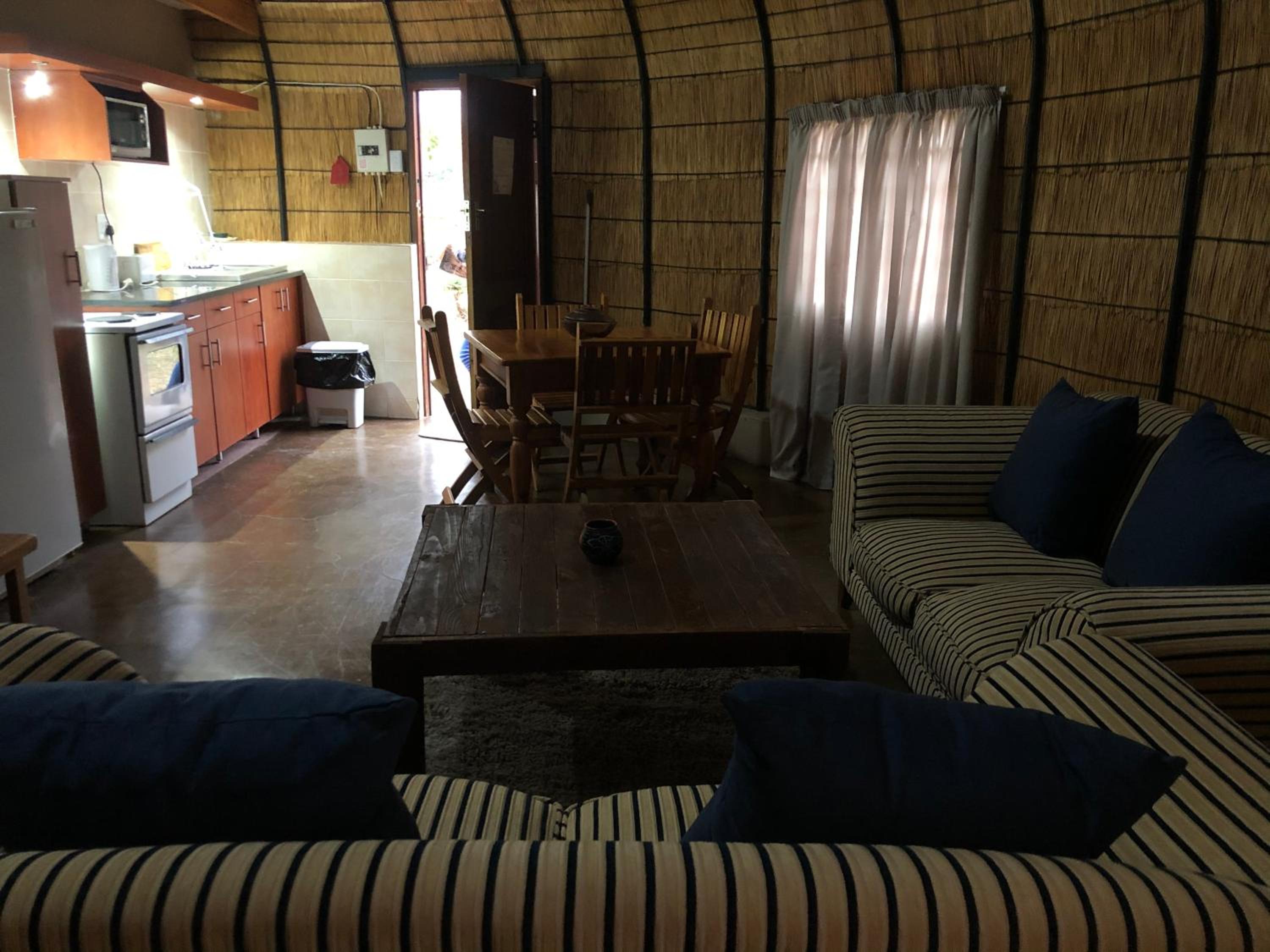 Standard Queen Room - Photo 7