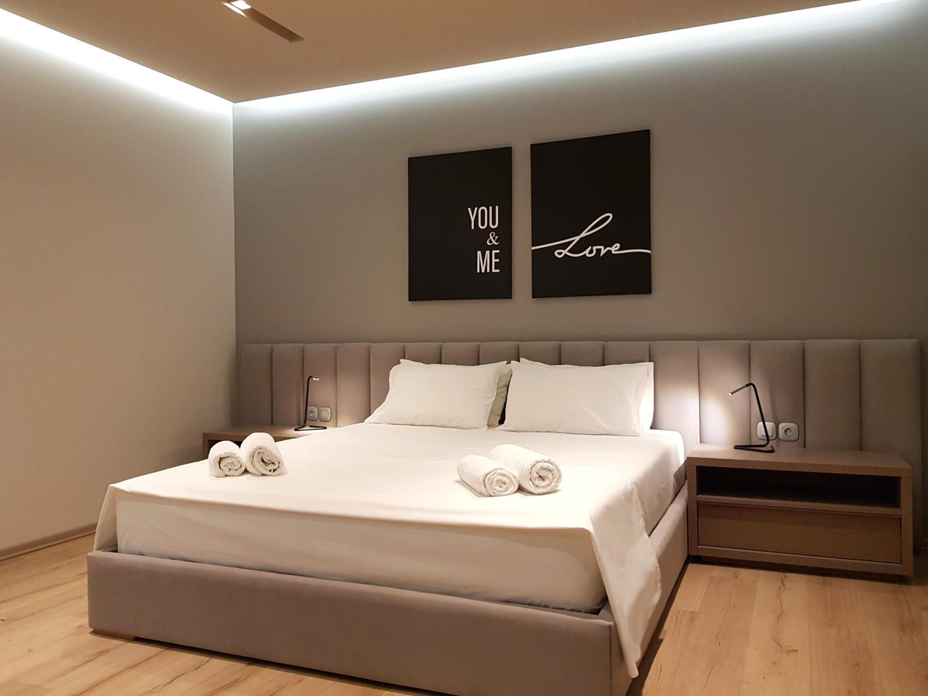 Superior King Suite photo 2
