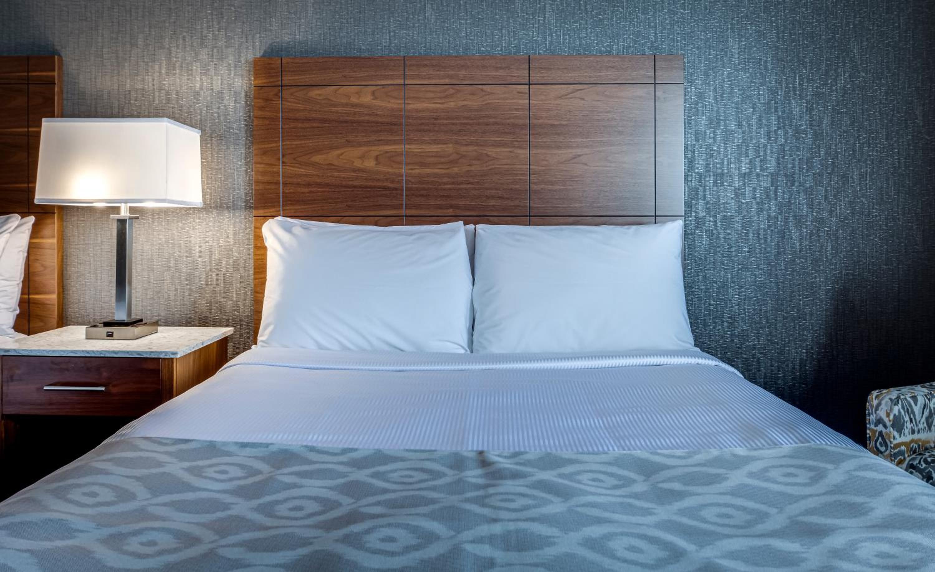 Standard Room with 1 Queen Bed - Photo 4