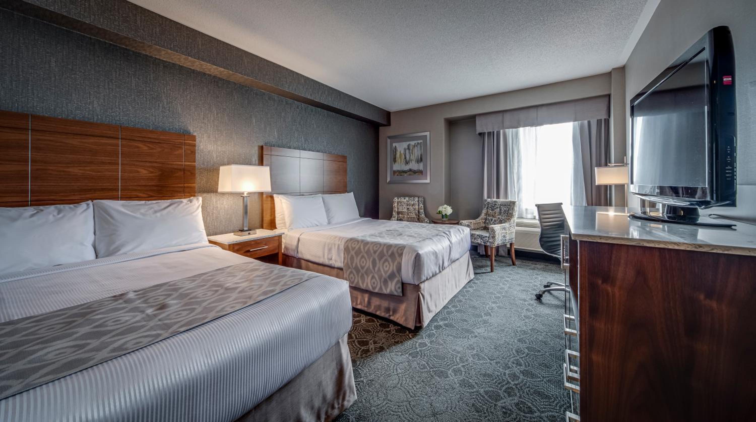 Standard Room with Two Queen Beds - Photo 6
