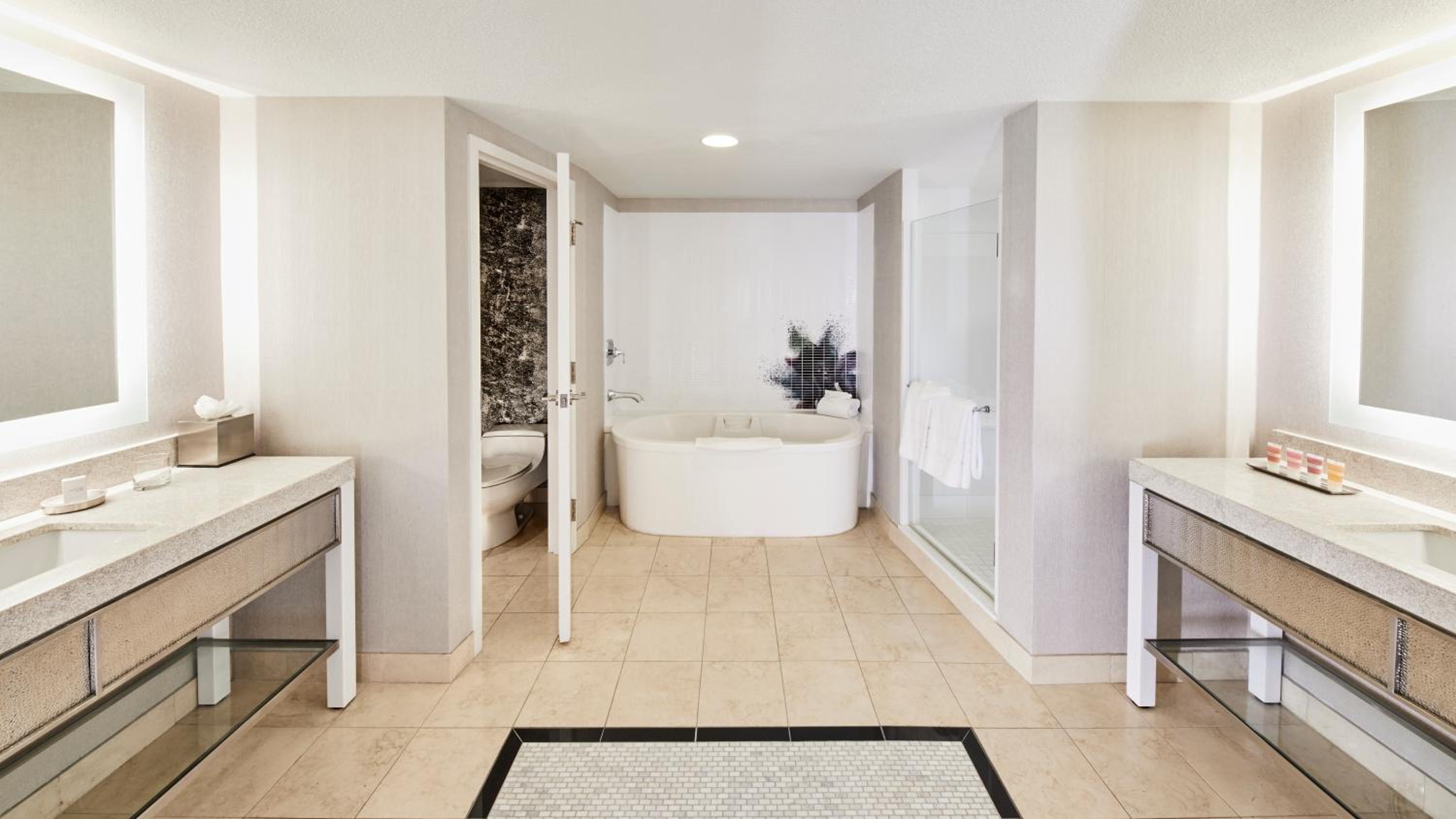 Ultra Resort Room, 2 Queens, Non-Smoking - Photo 3