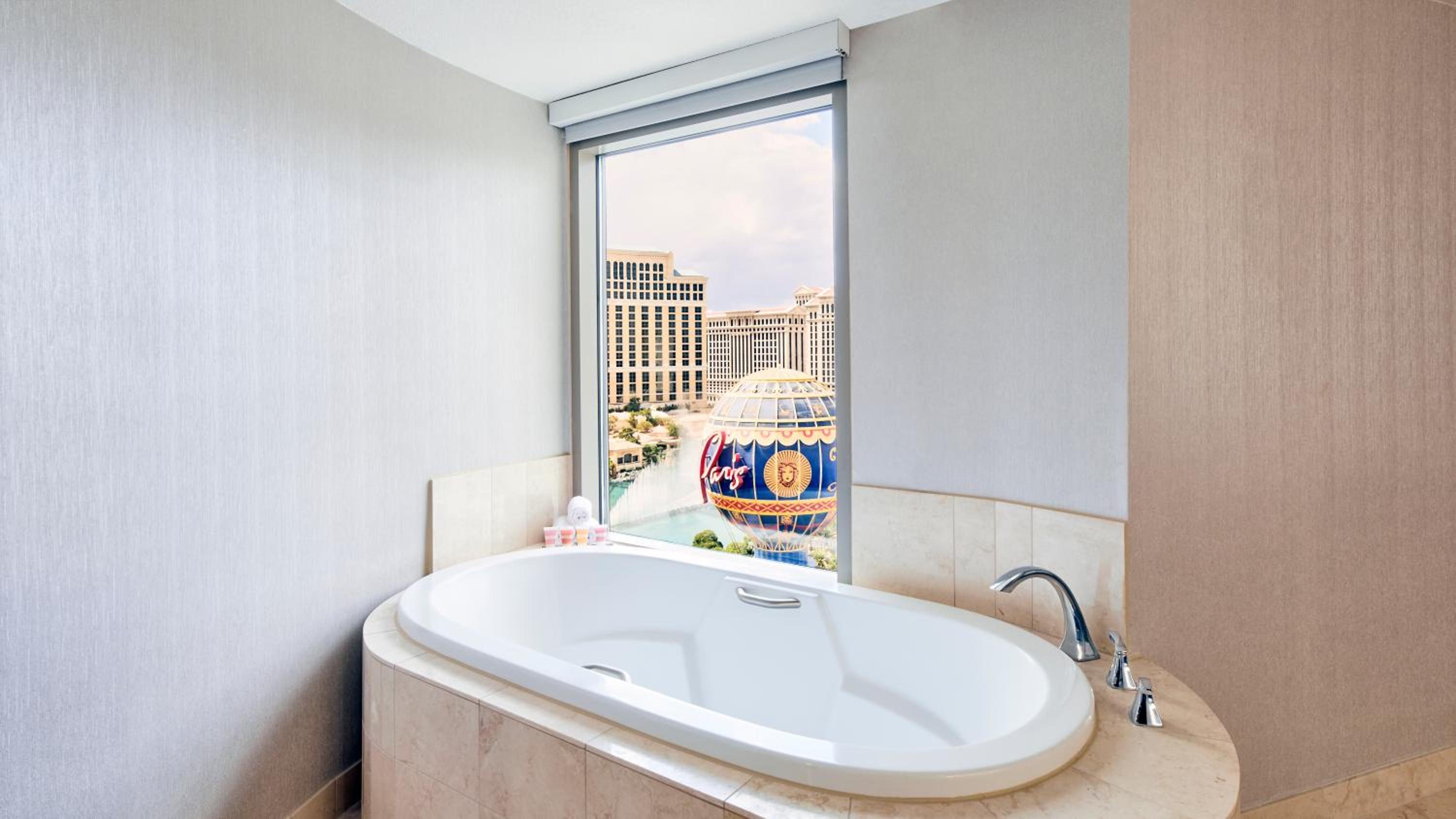 Ultra Resort Vista Room, 1 King, Non-Smoking  - Photo 4