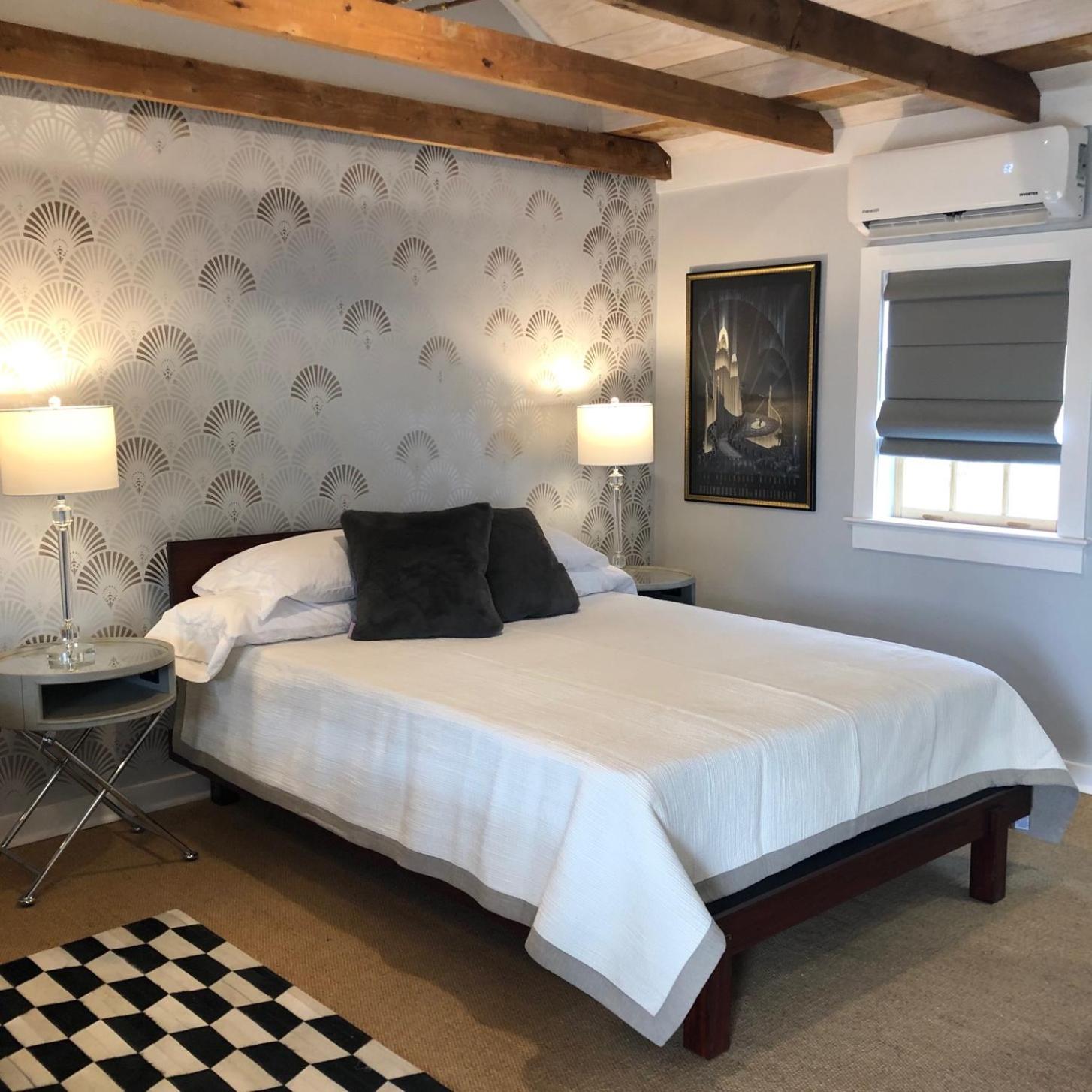Deluxe Queen Room - Photo 1