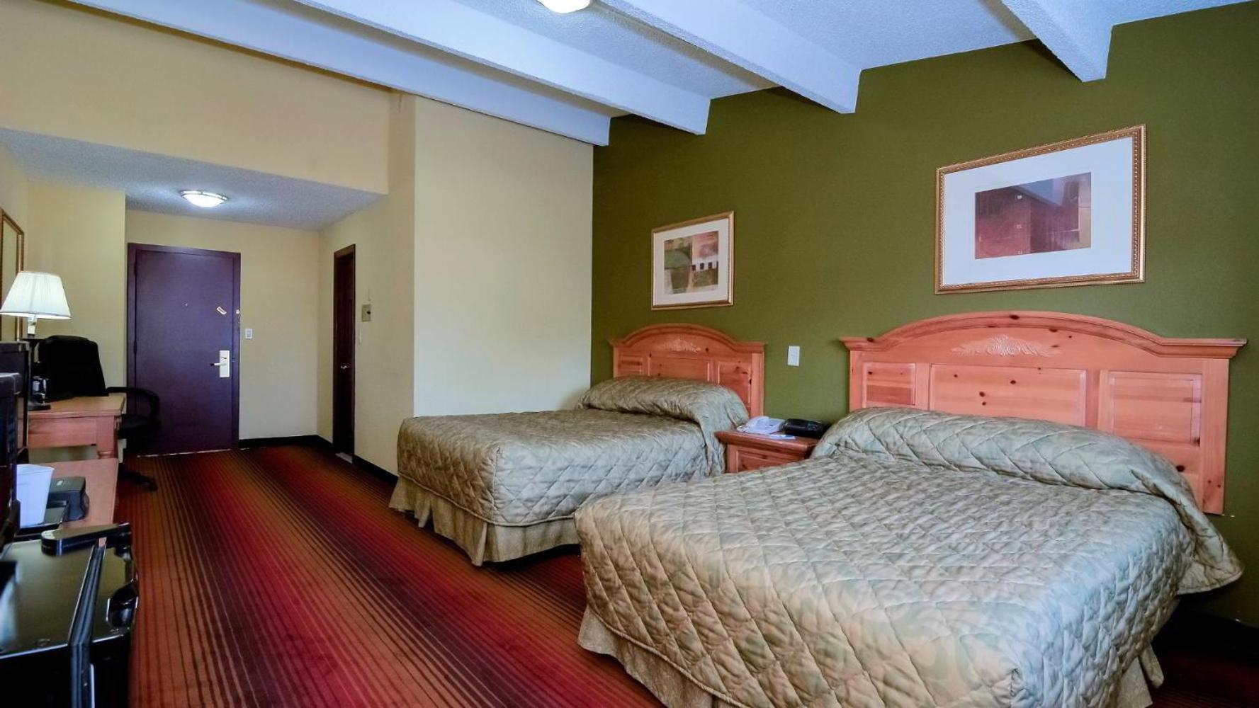 Double Room with Two Double Beds - Smoking - Photo 2