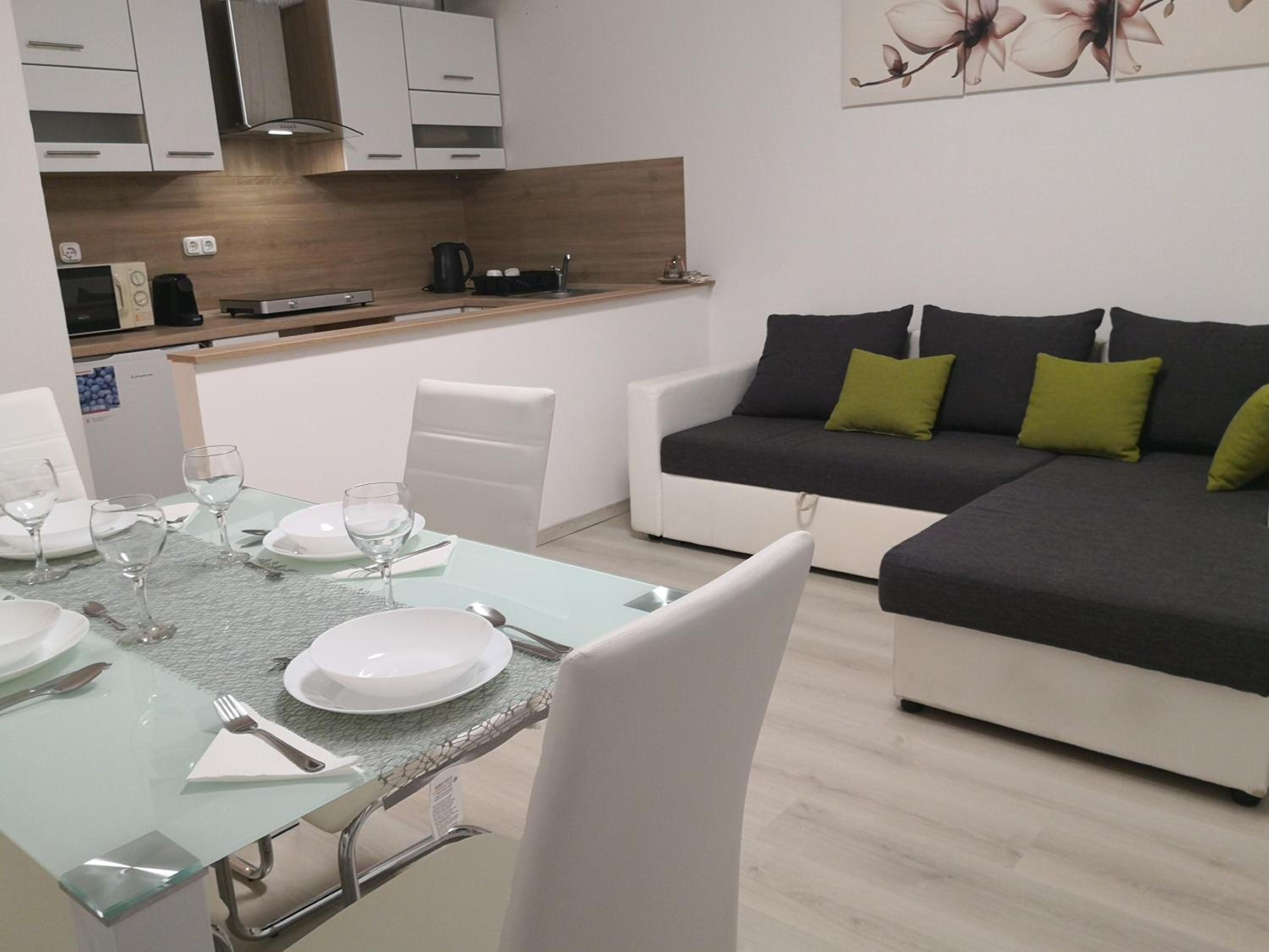 One-Bedroom Apartment - Photo 7