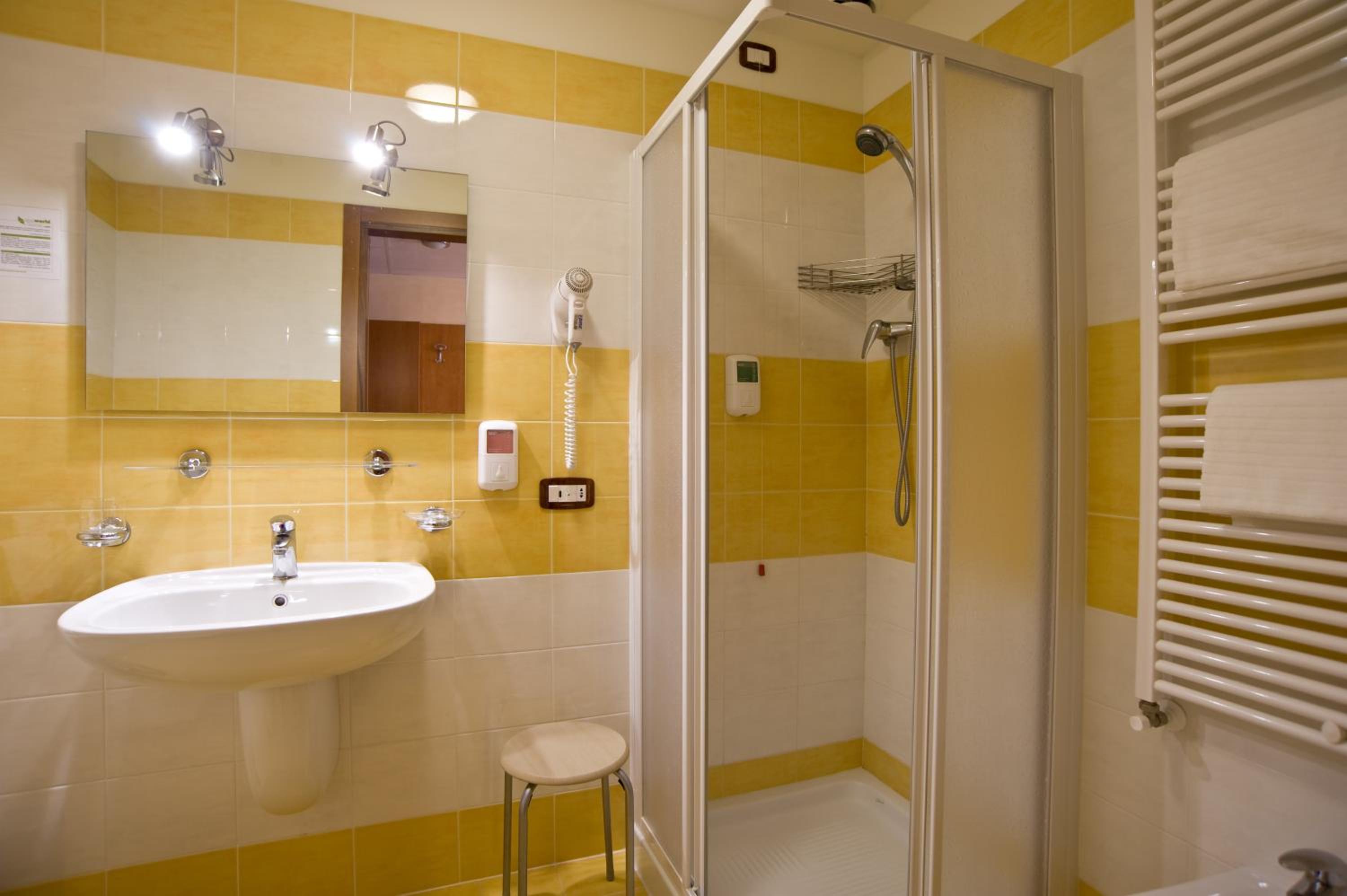 Double or Twin Room photo 3
