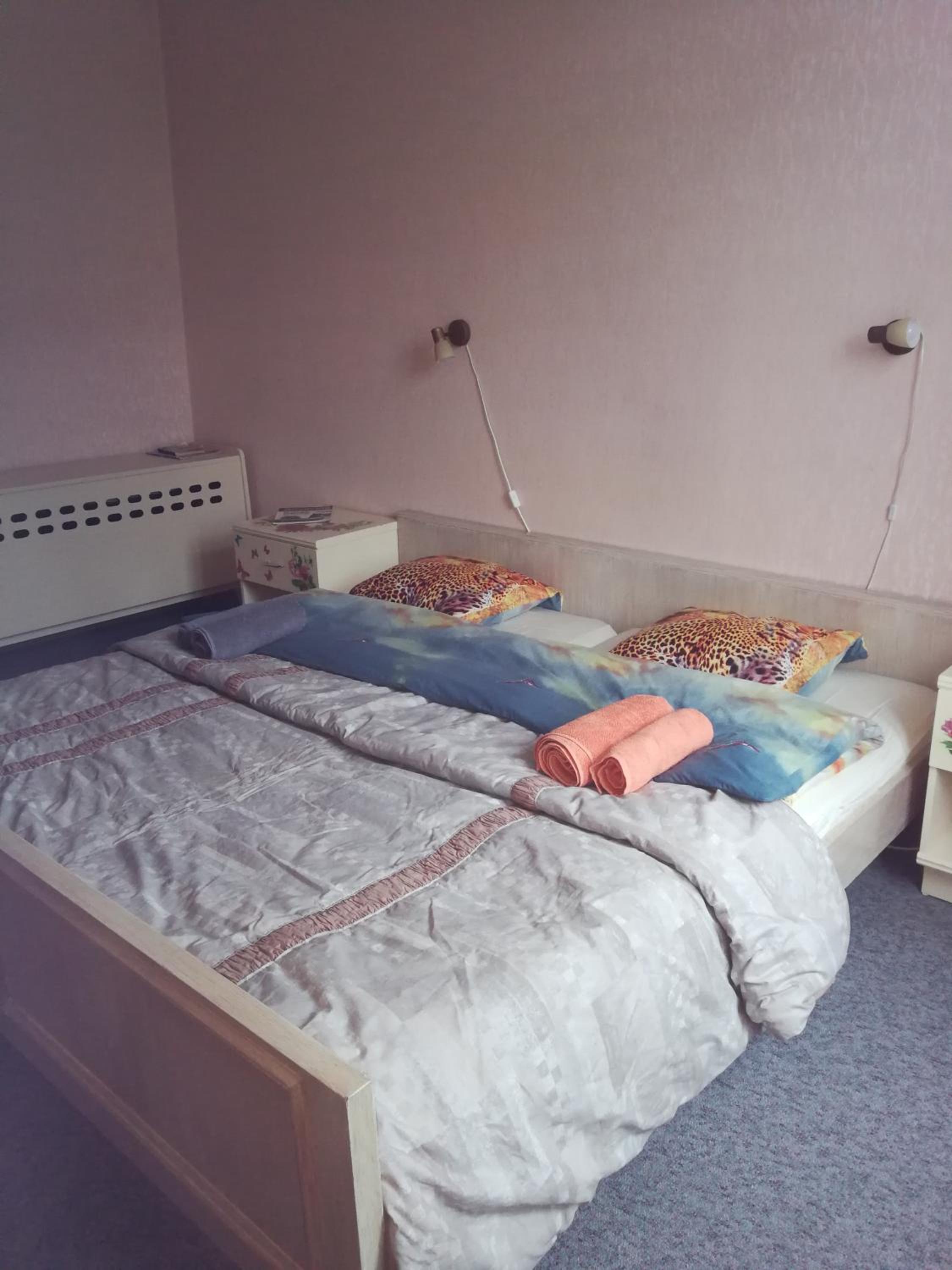 One-Bedroom Apartment - Photo 1