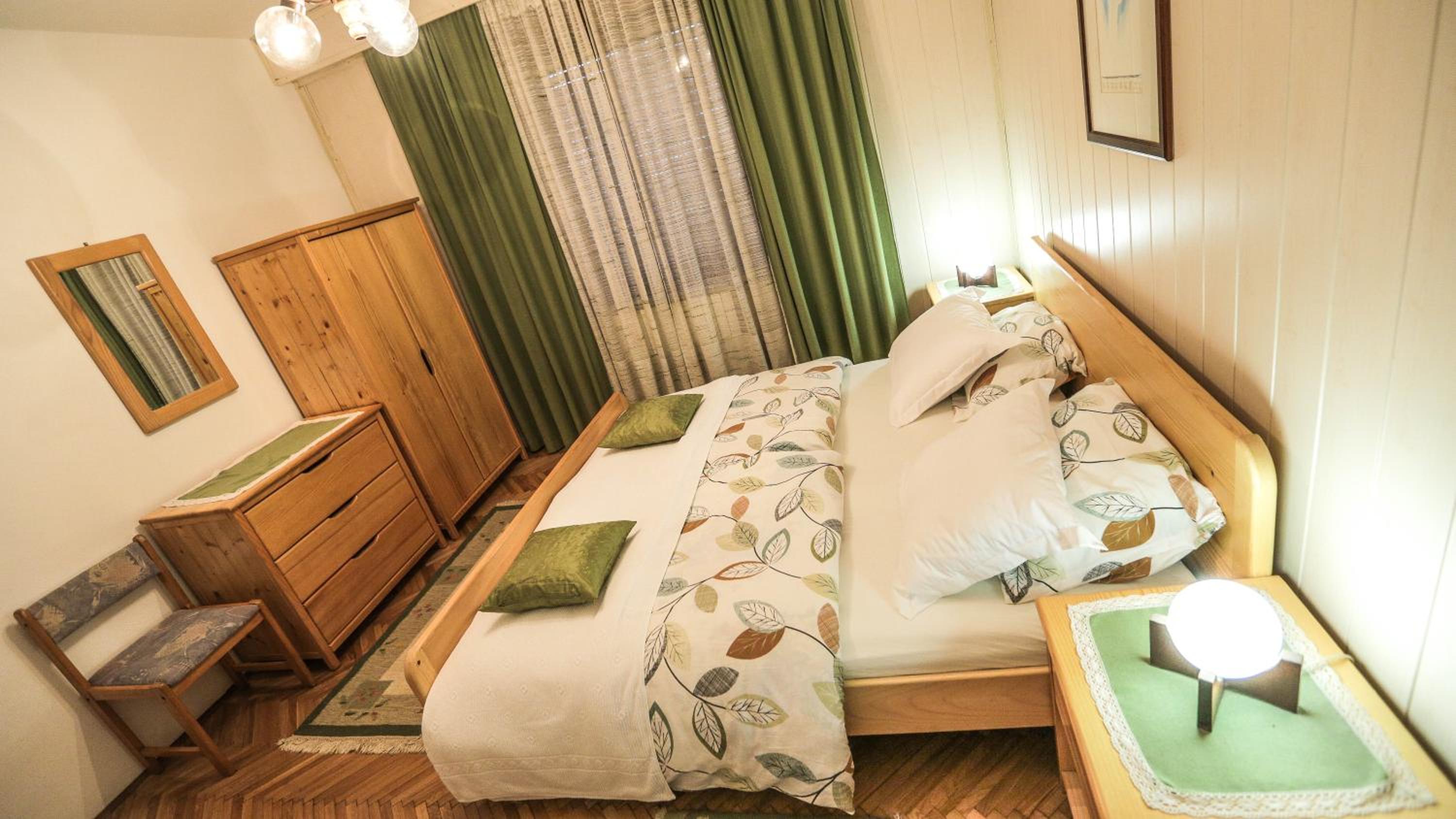 One-Bedroom Apartment with Sofa Bed - Photo 4
