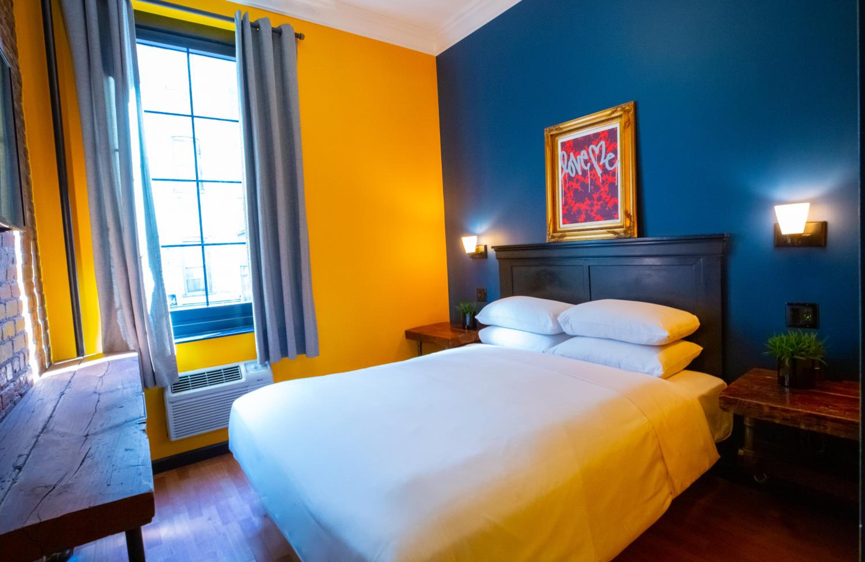 Standard Queen Room