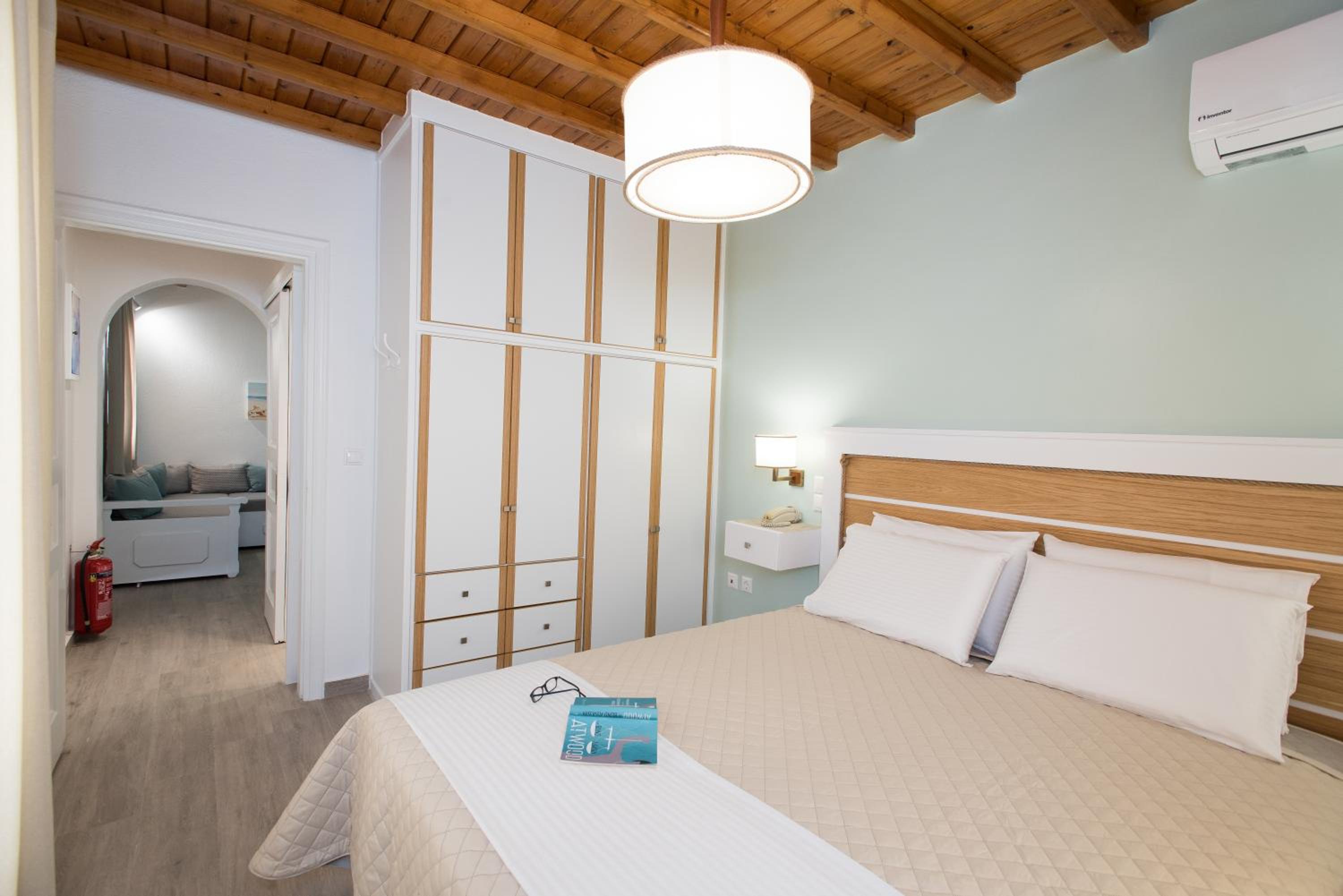 One-Bedroom Apartment - Photo 1