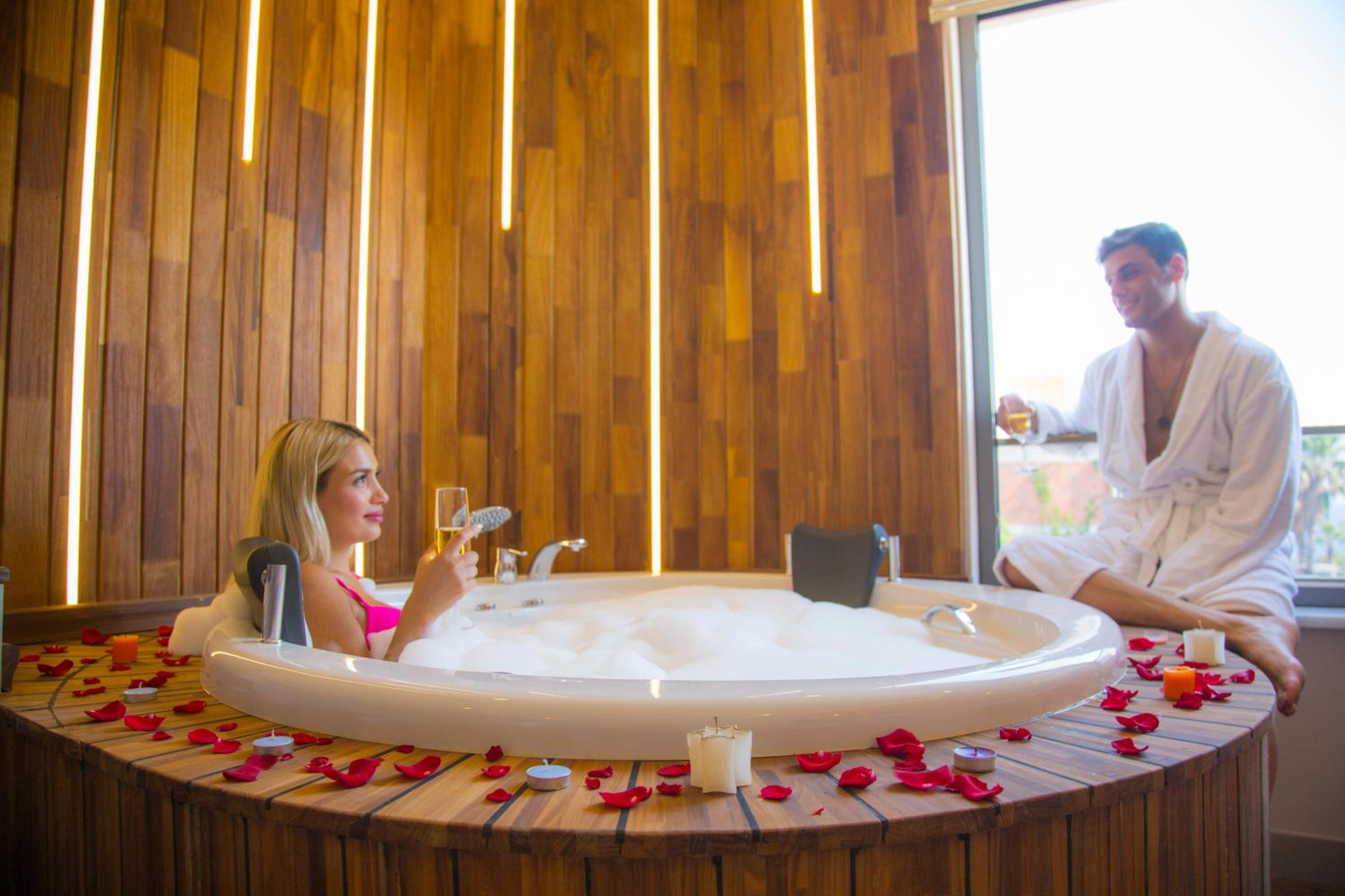 Deluxe Suite with Sea View