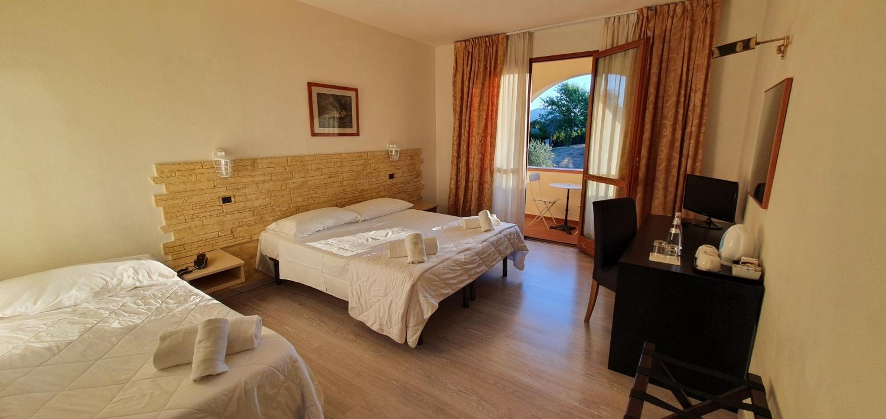 Quadruple Room - Photo 1