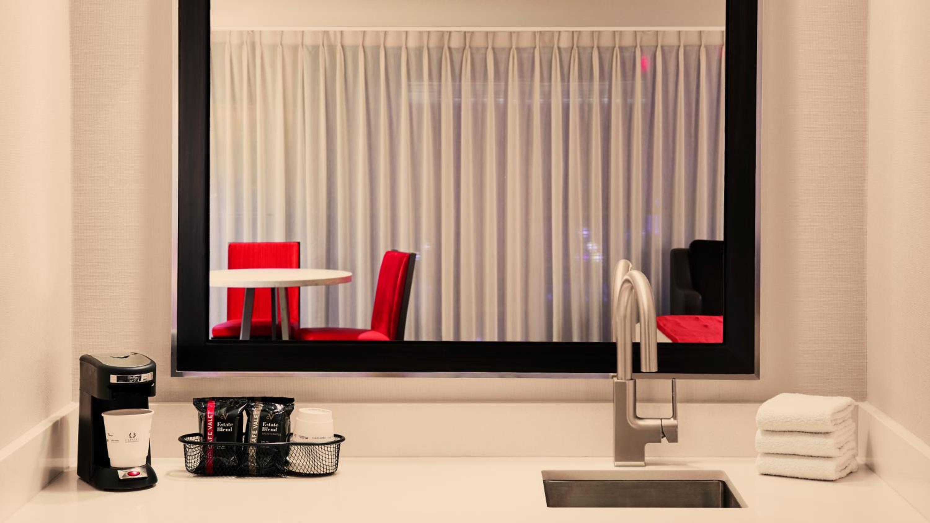 Resort Studio Suite, 1 King, Non-Smoking photo 2