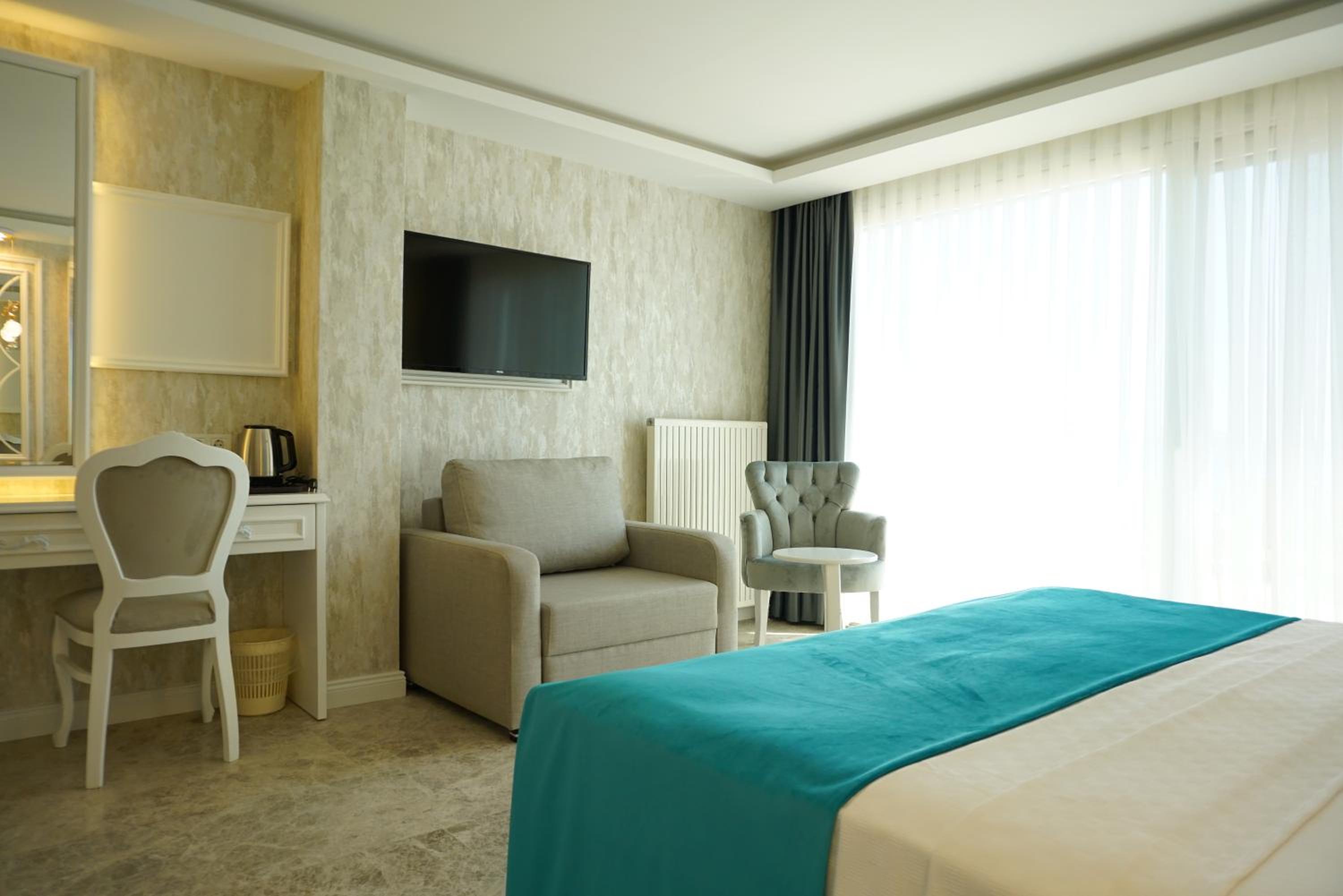 Standard King Room