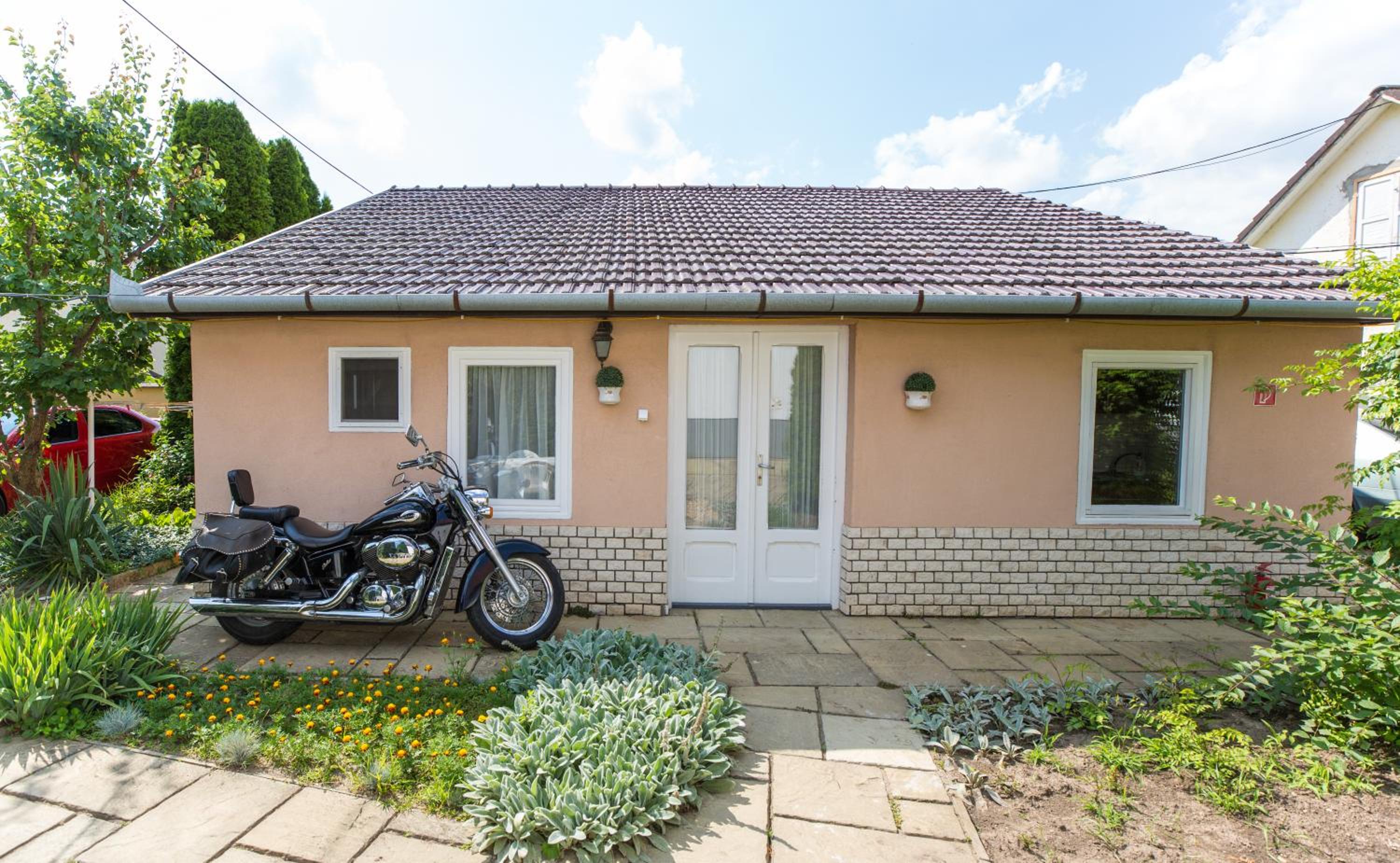 Two-Bedroom Bungalow photo 2
