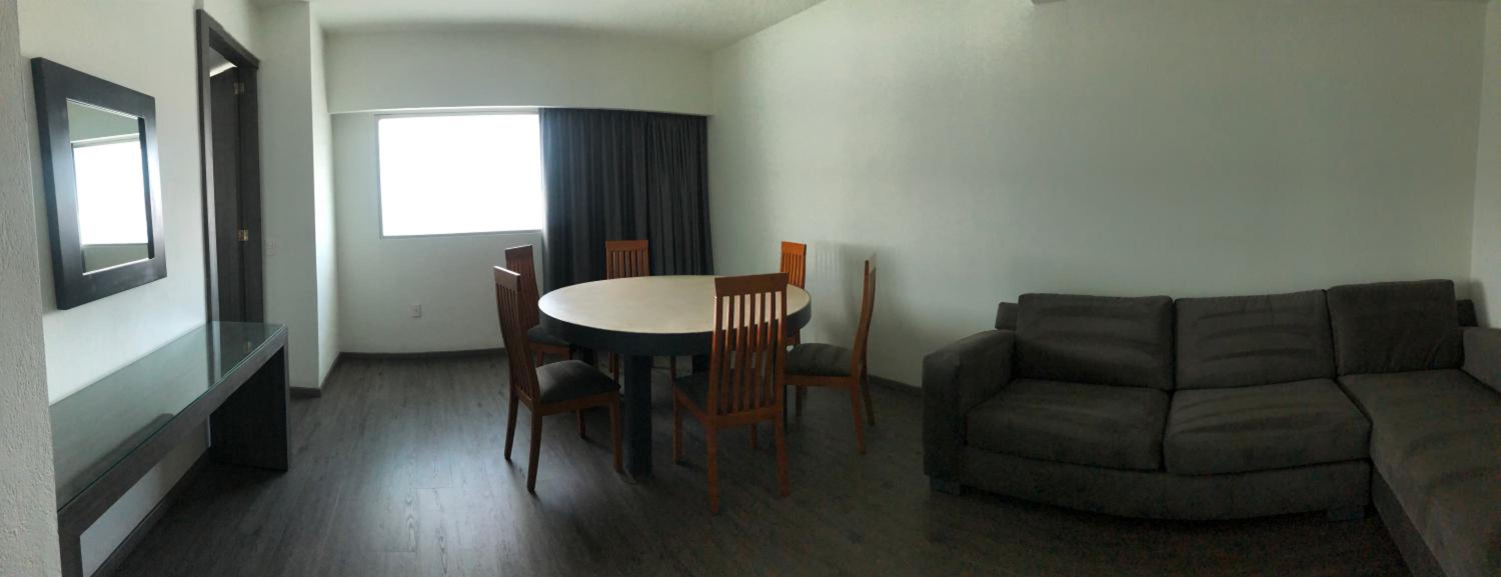 Business Suite with Living Room - Photo 10