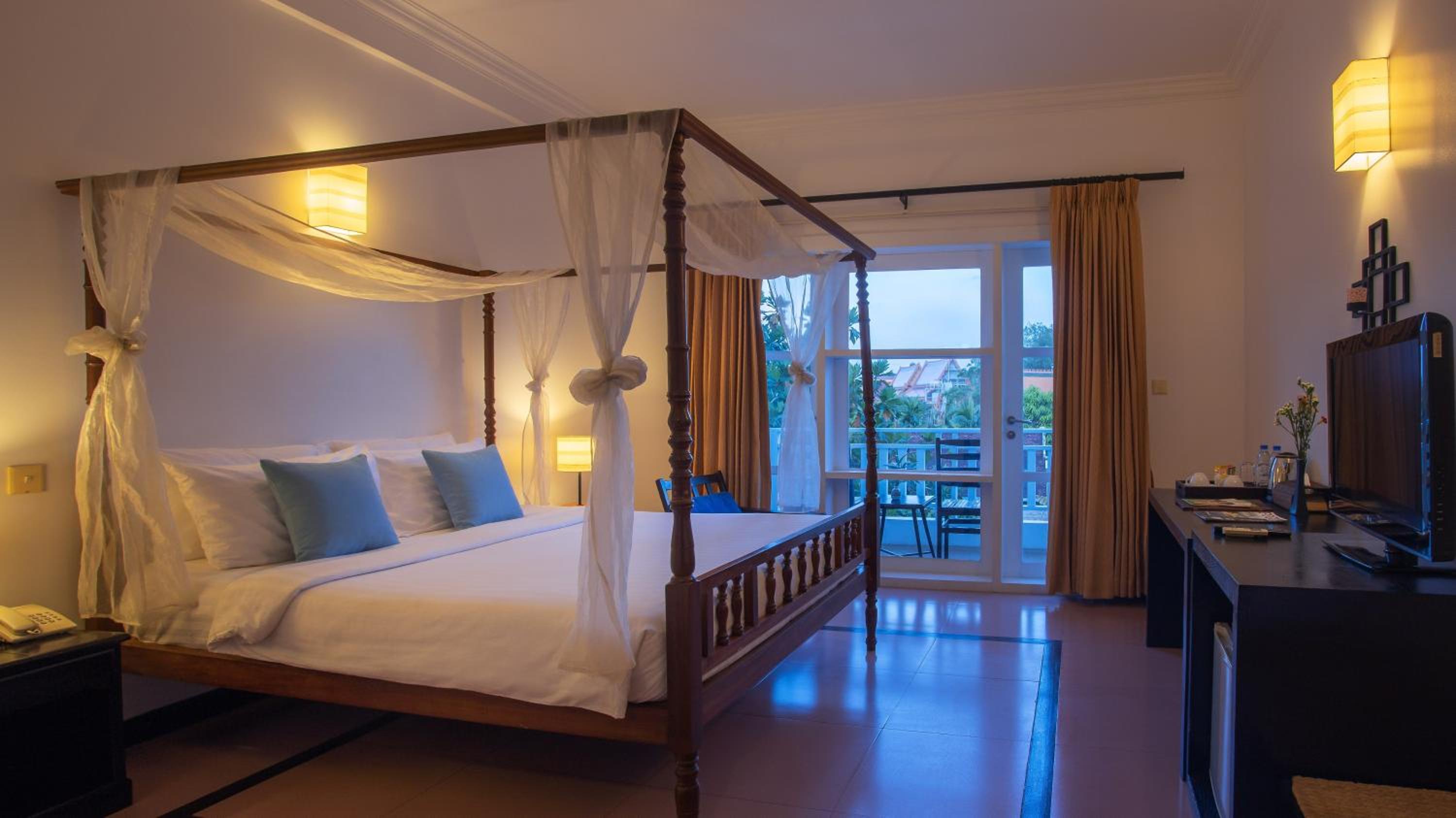 Premier Deluxe Double with Balcony photo 3