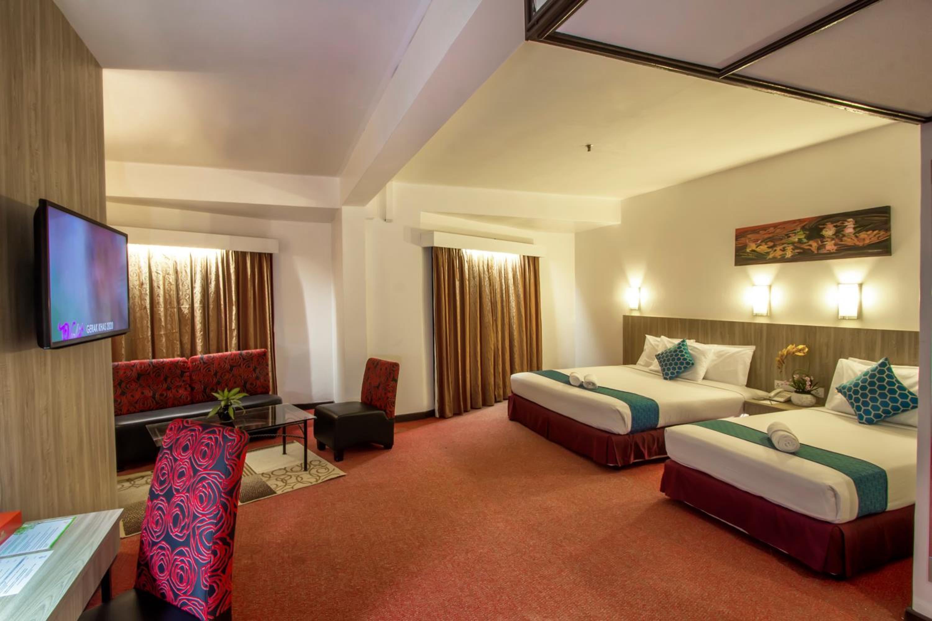 Suite - Photo 3