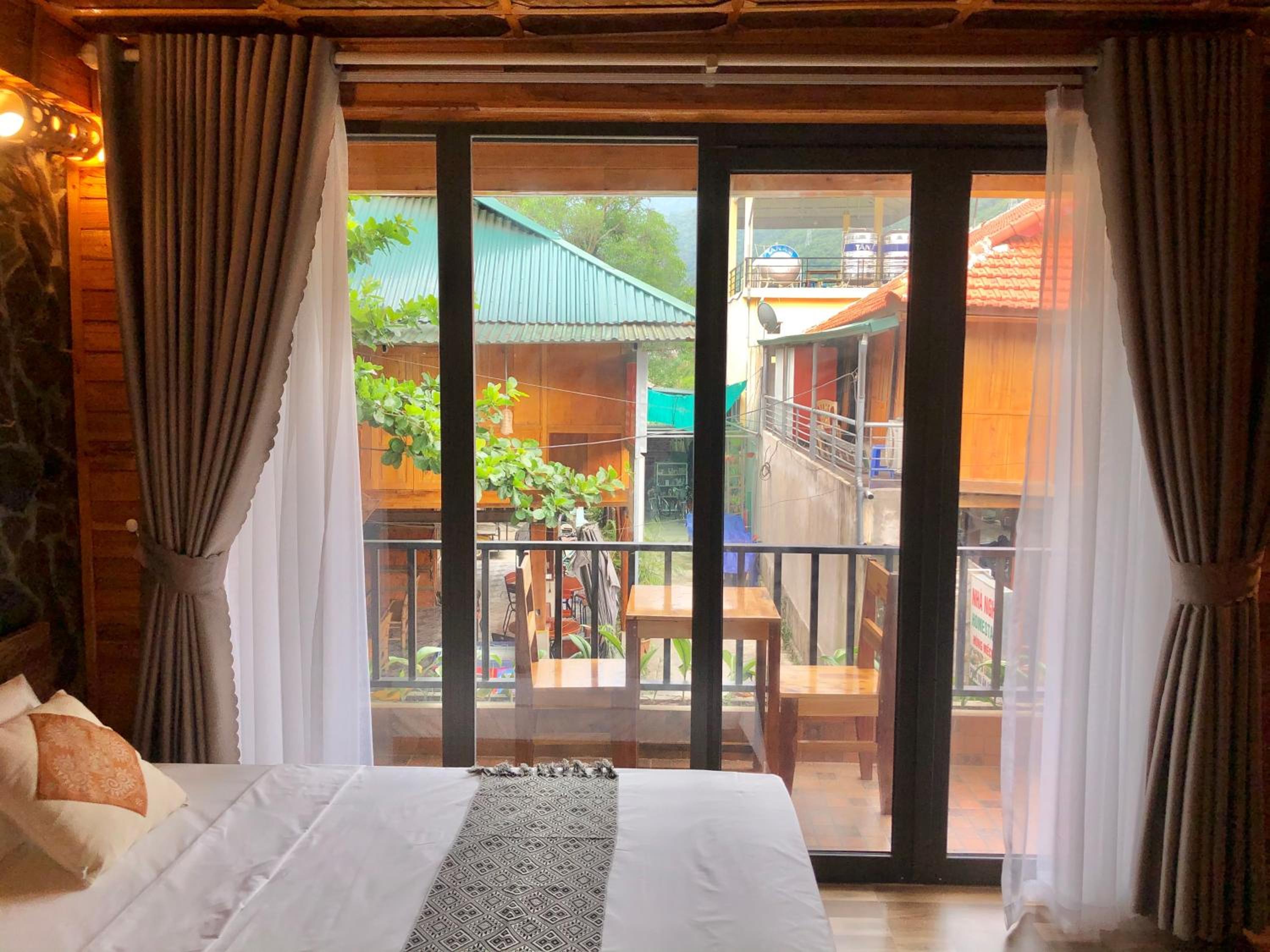 Deluxe Double Room with Balcony photo 2