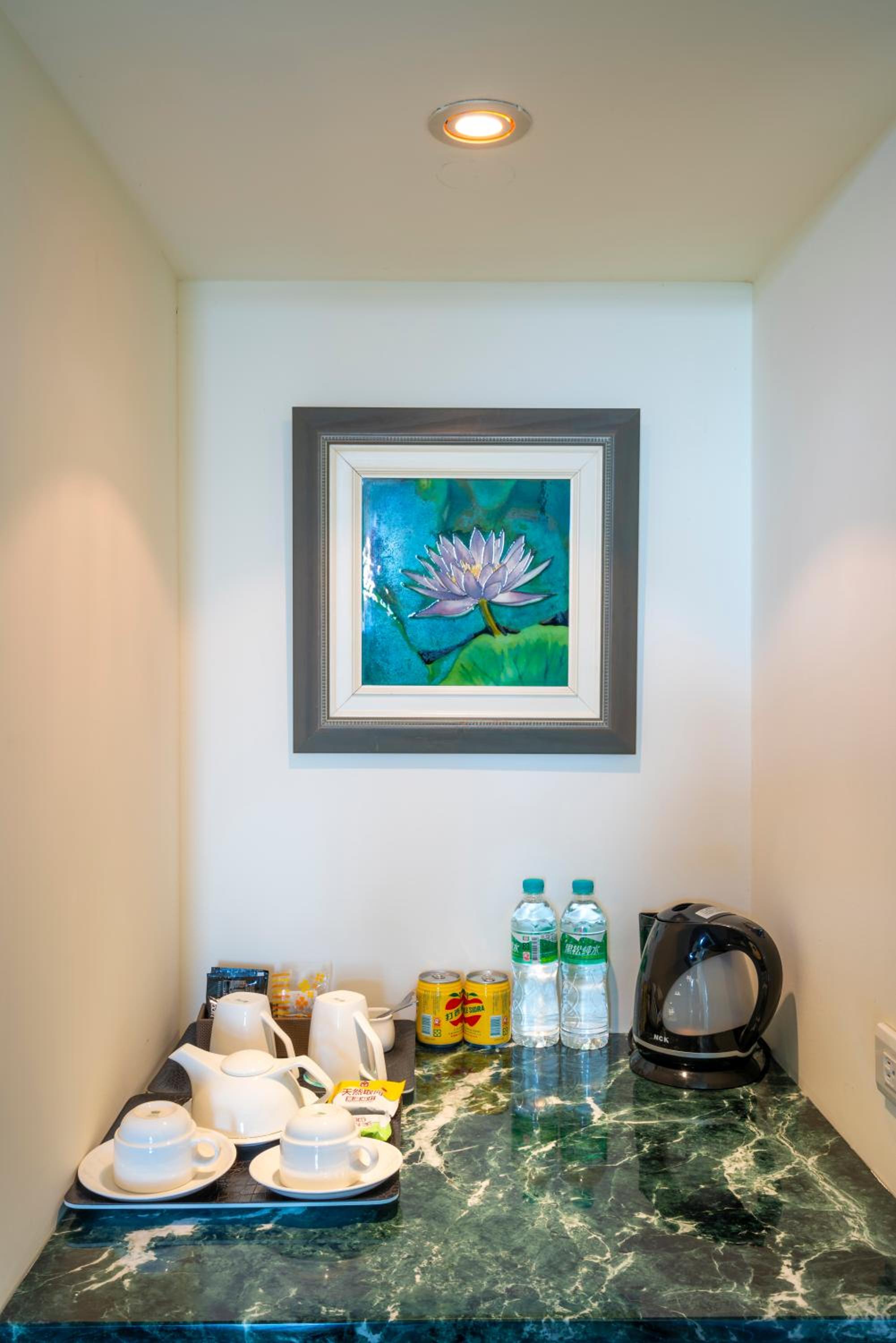 Queen Room - Disability Access photo 3