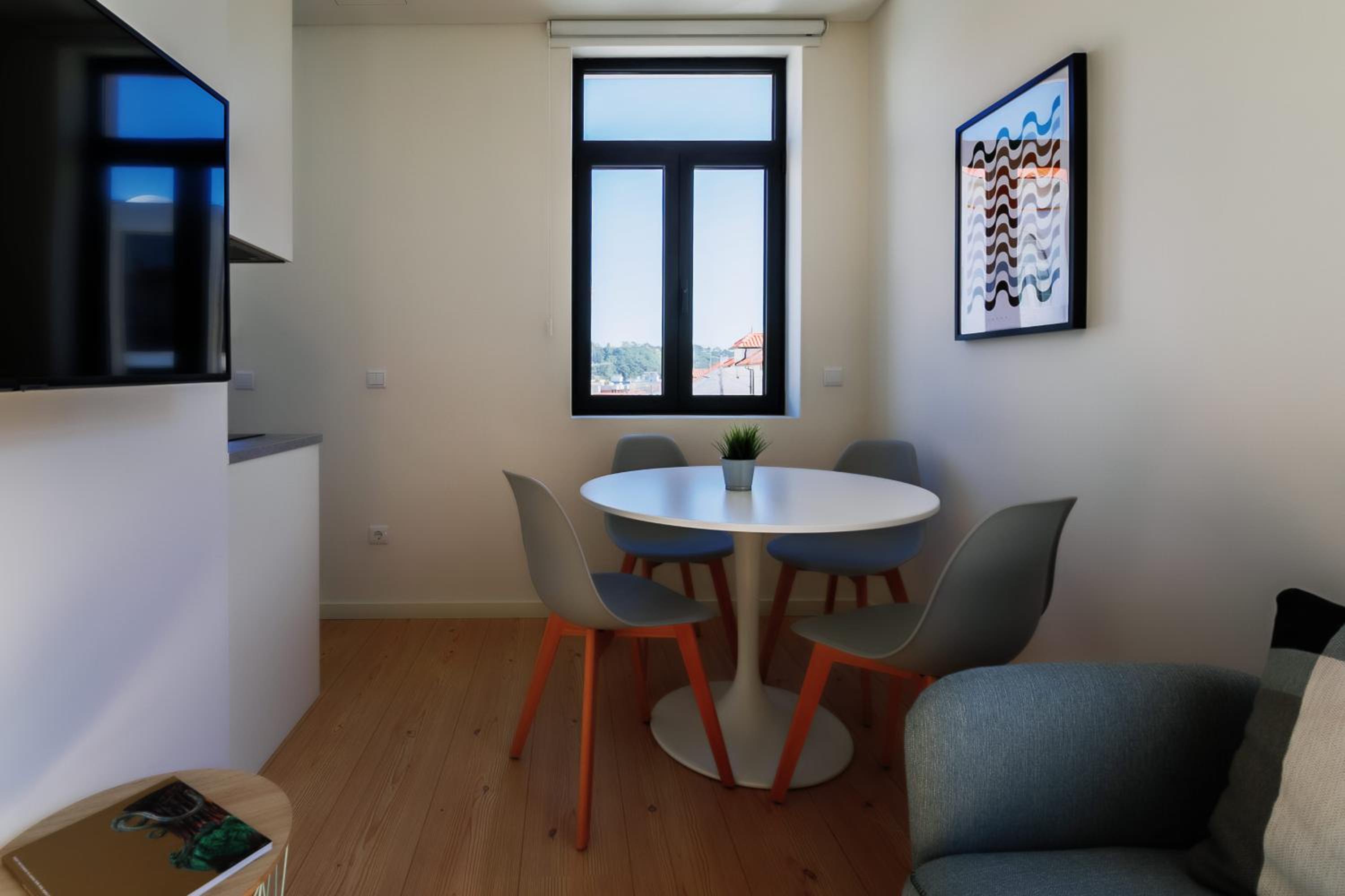 One-Bedroom Apartment photo 2