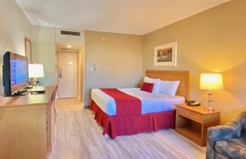Deluxe Queen Room - Non-Smoking photo 3