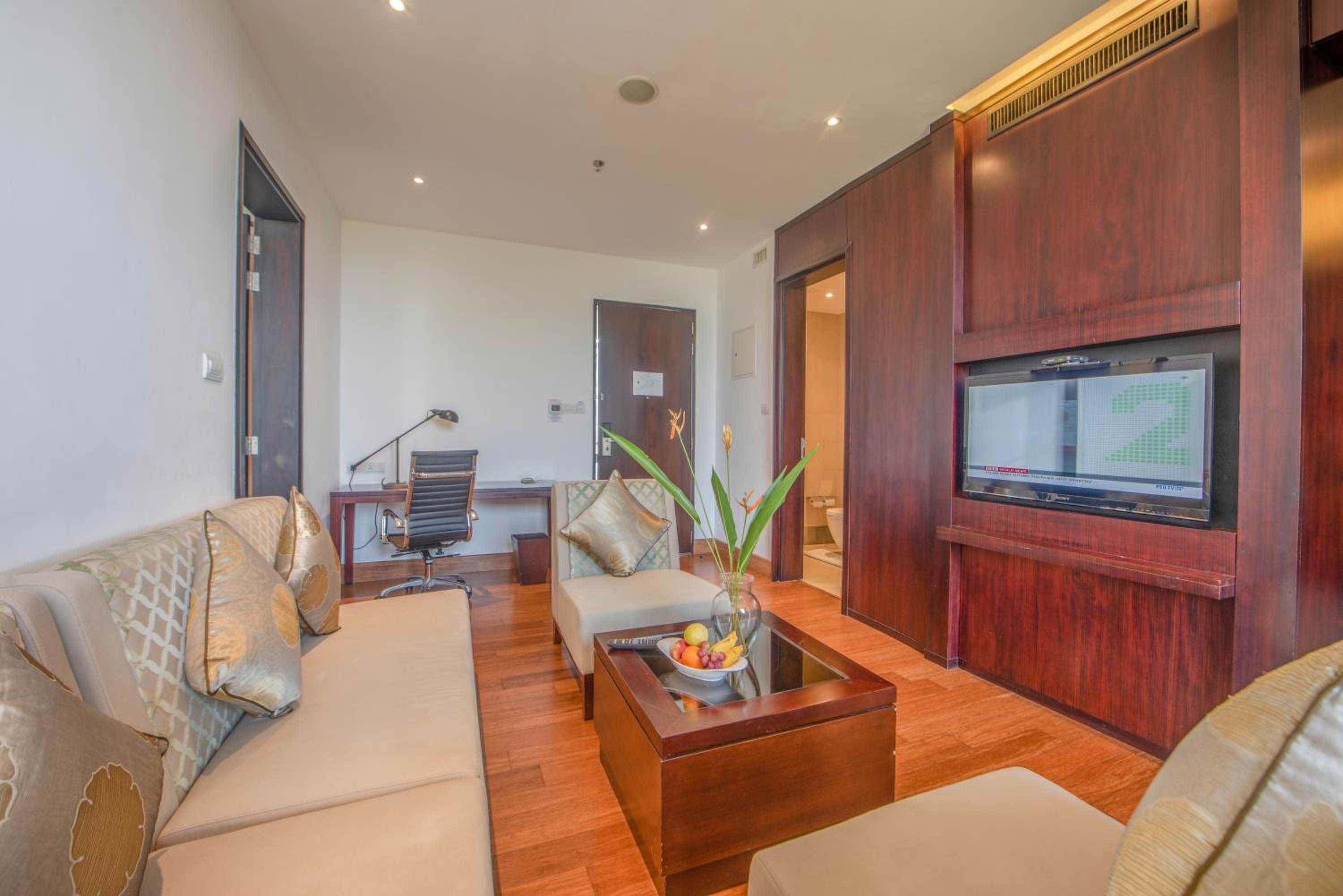 Executive Suite Including Both Way Airport Transfers - Photo 8
